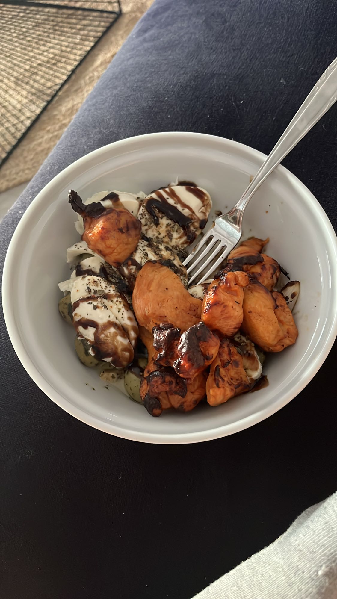 Kip met aardappelen en saus