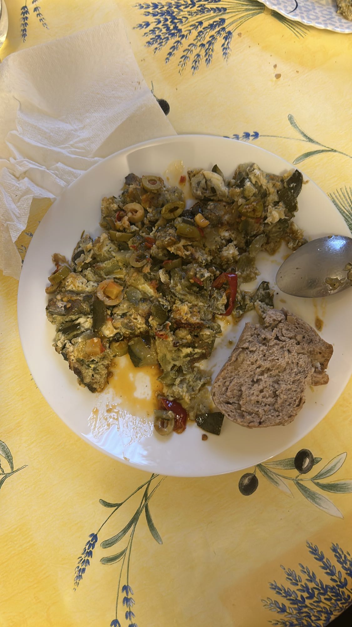 Omelette légumes et pain