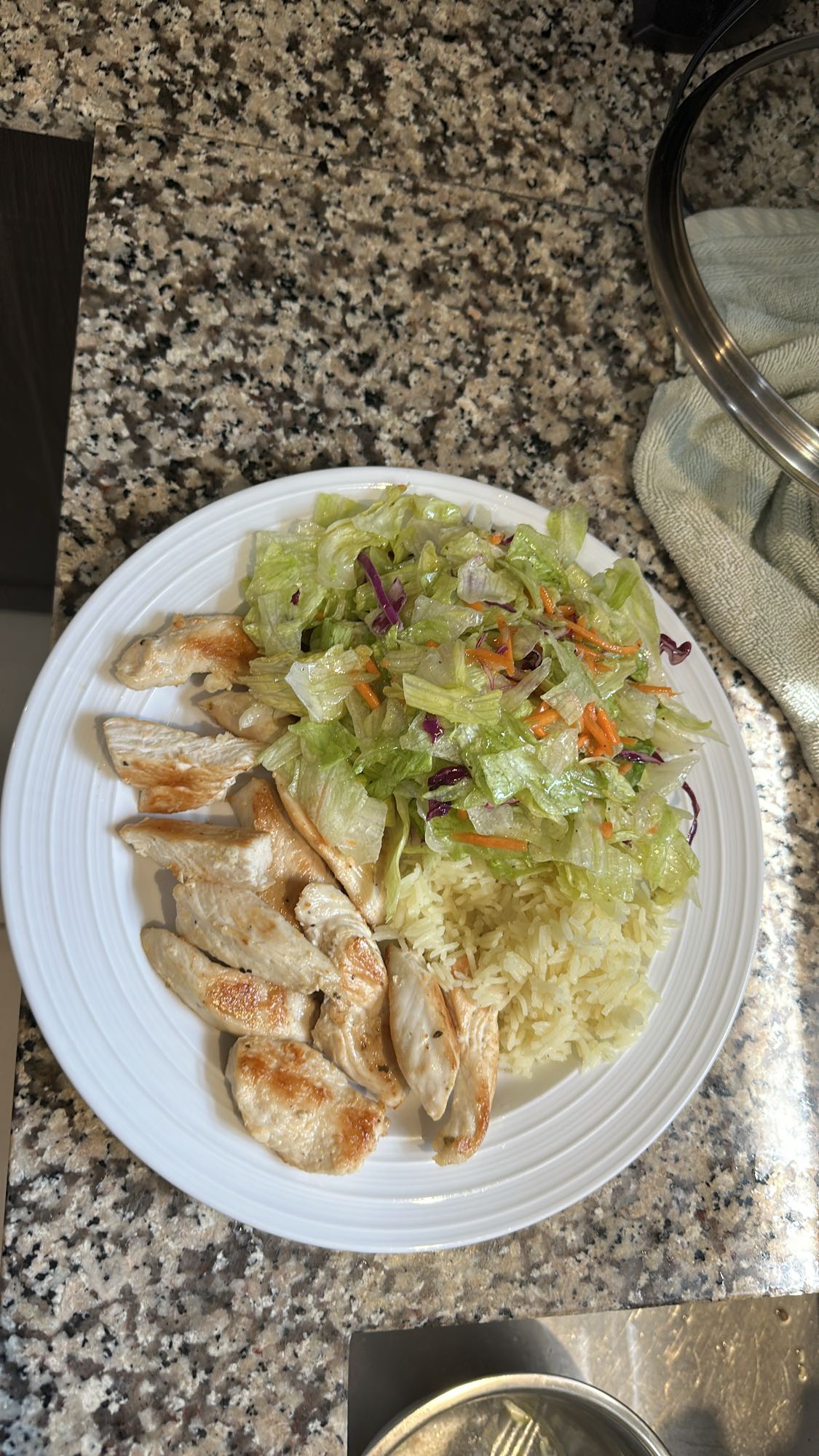 Poulet, riz et salade