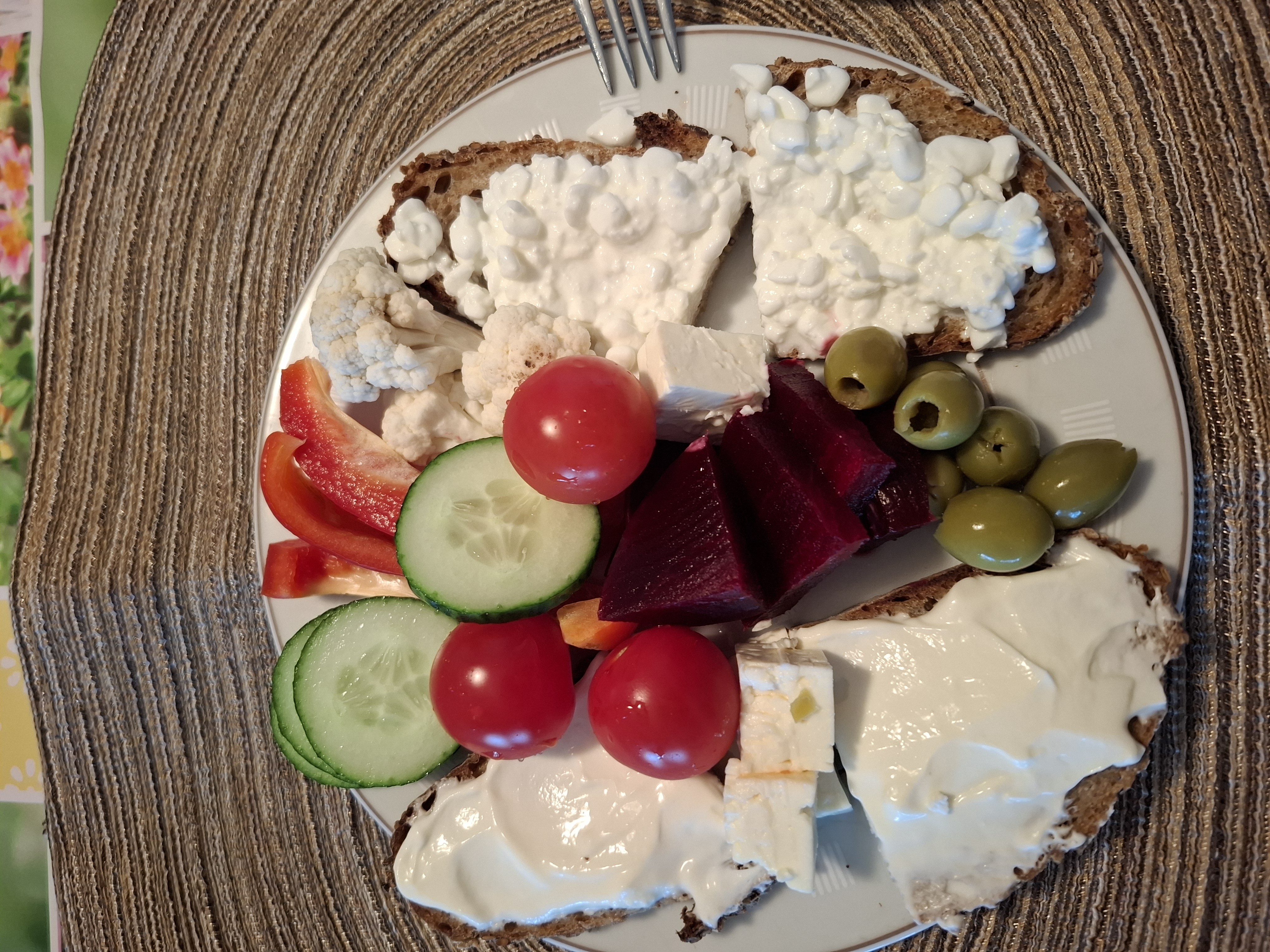 Veggie & Cheese Open Sandwich