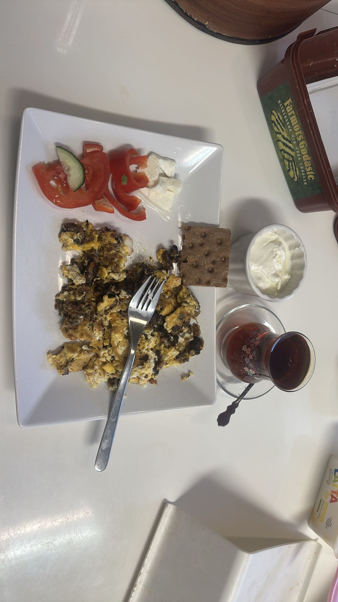 Ägg och grönsaksfrukost