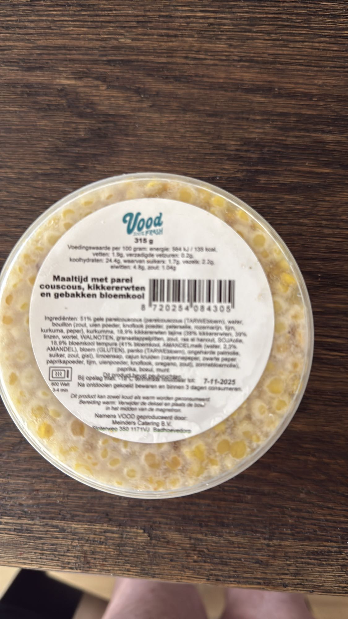 Parel couscous kikkererwt bloemkool