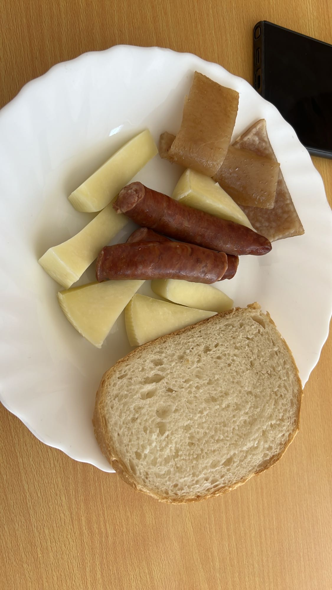 Plat tradițonal cu mezeluri