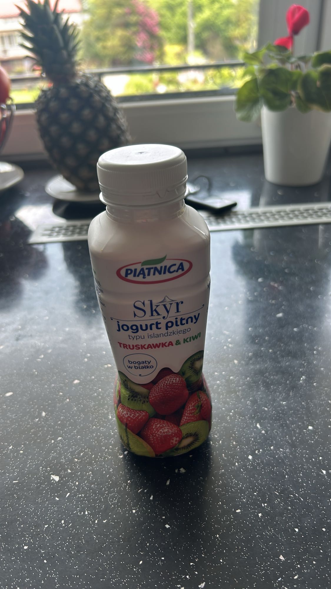 Skyr truskawka kiwi