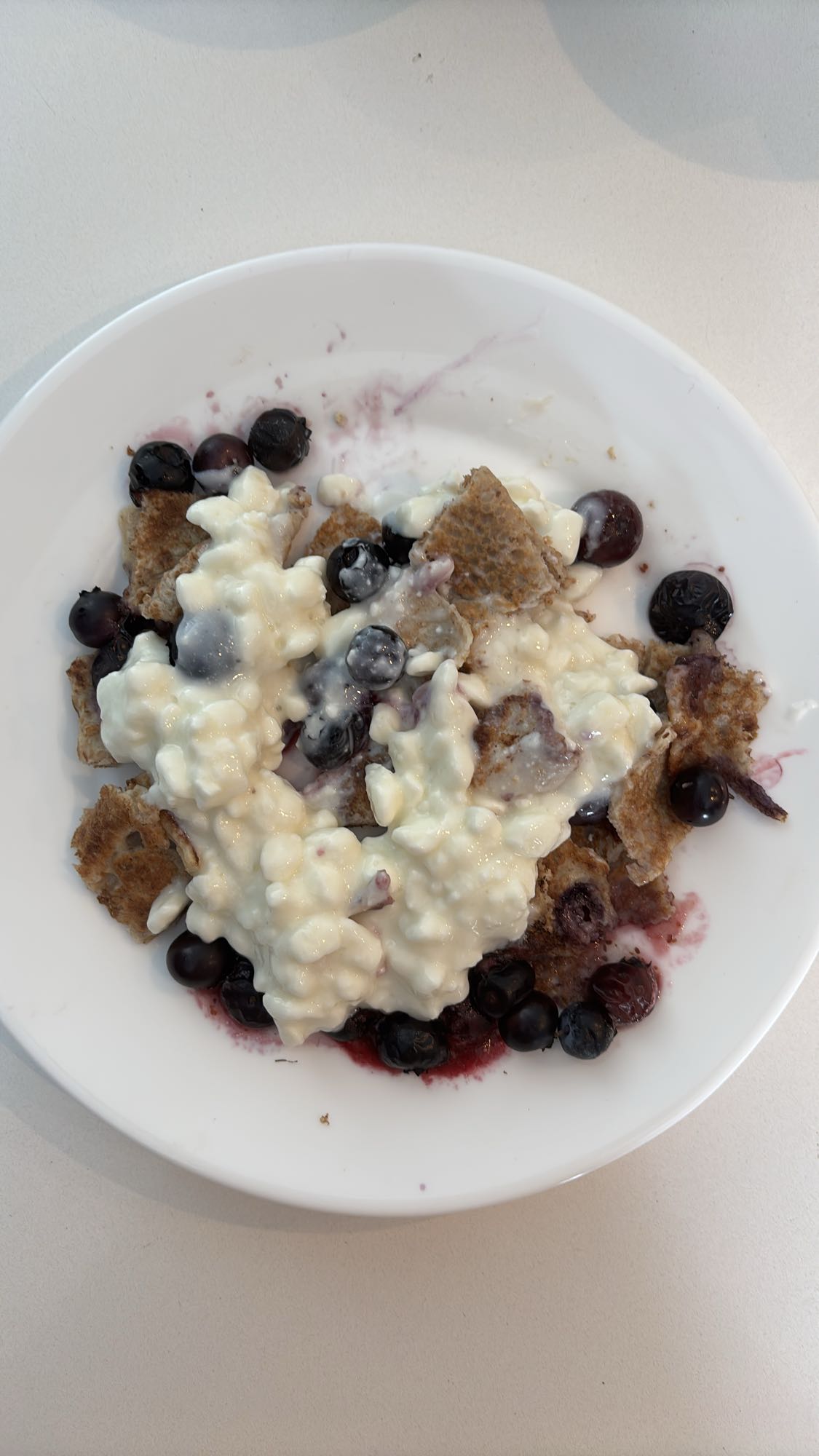 Fromage cottage, bleue, crêpe