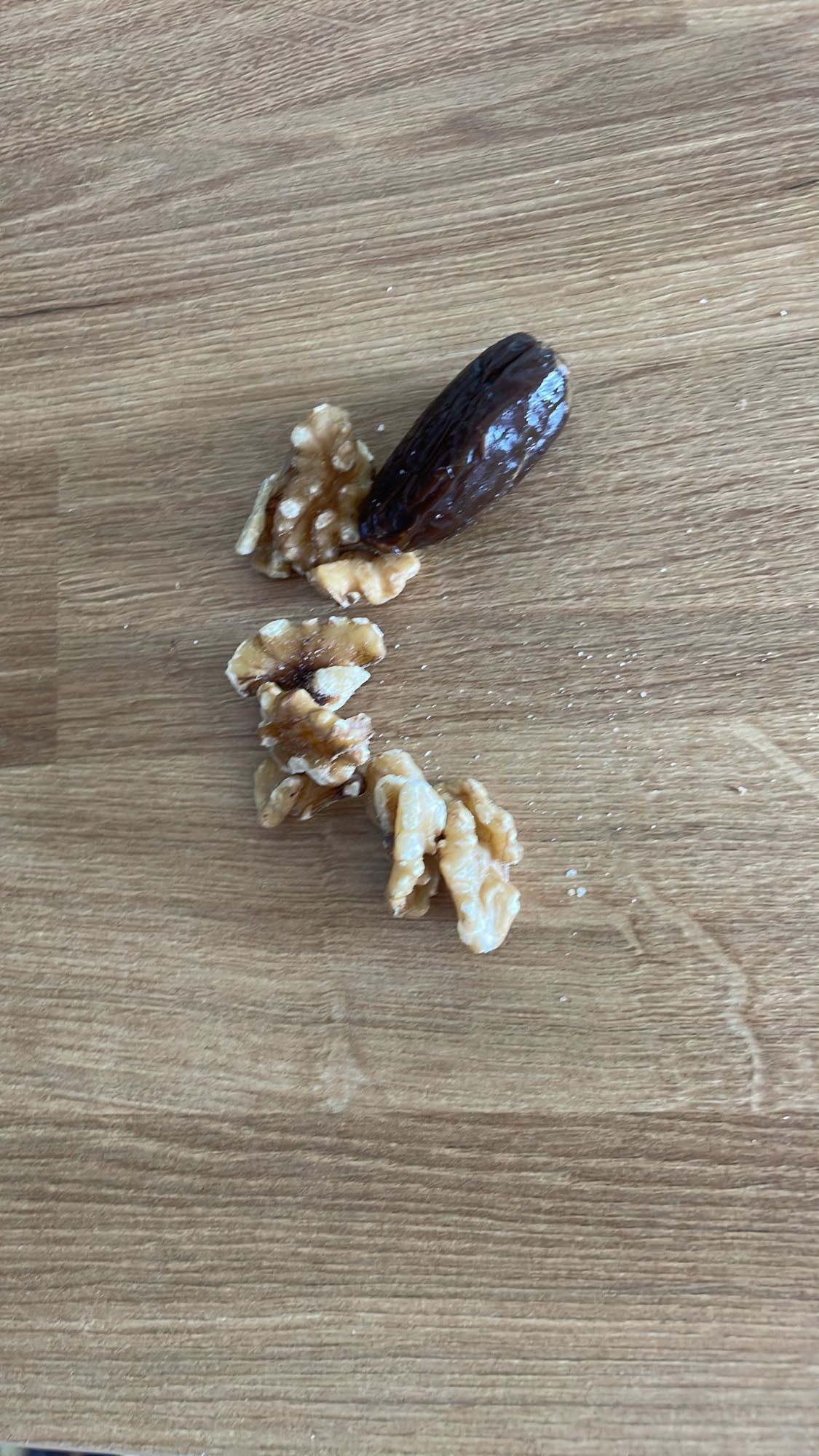 Daktyl i orzechy włoskie