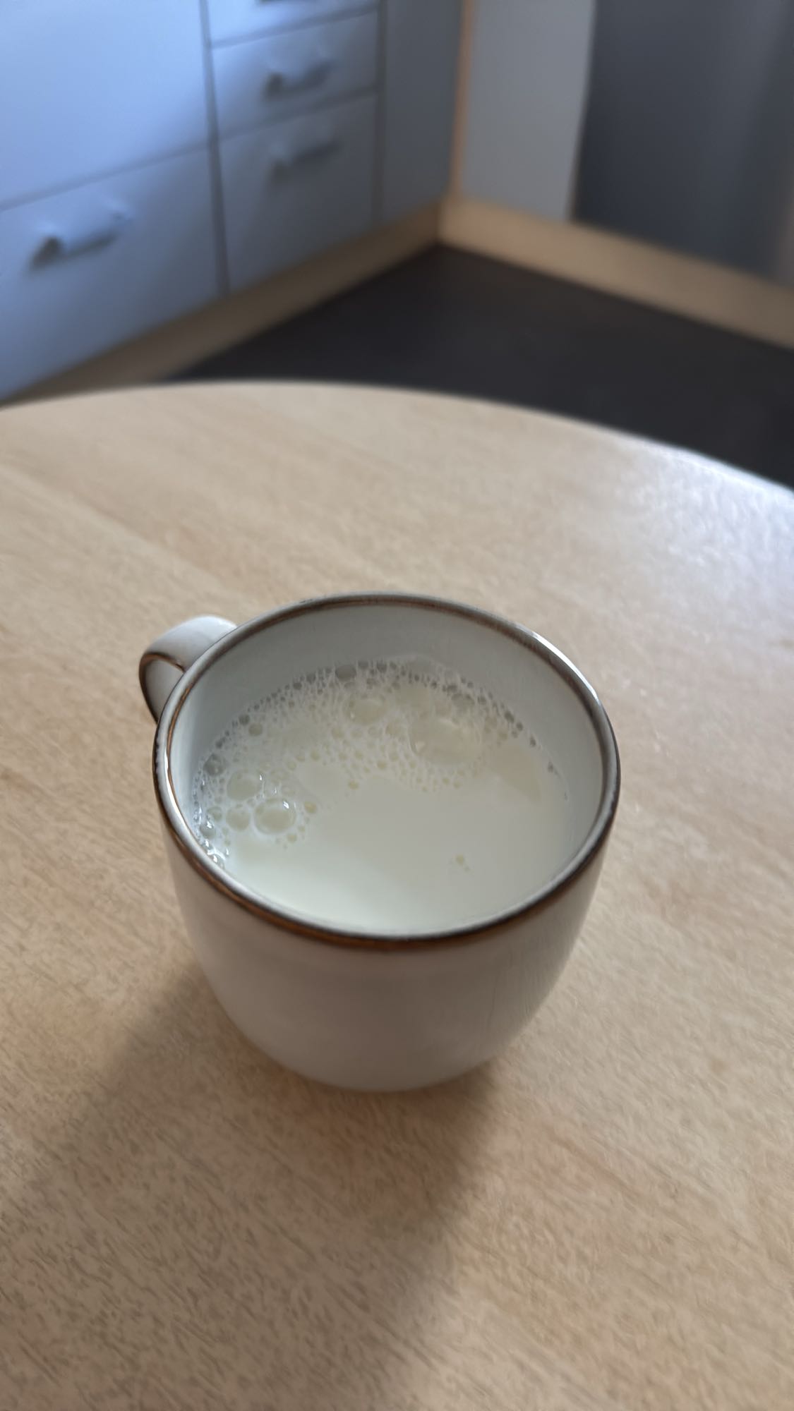 Tasse Vollmilch