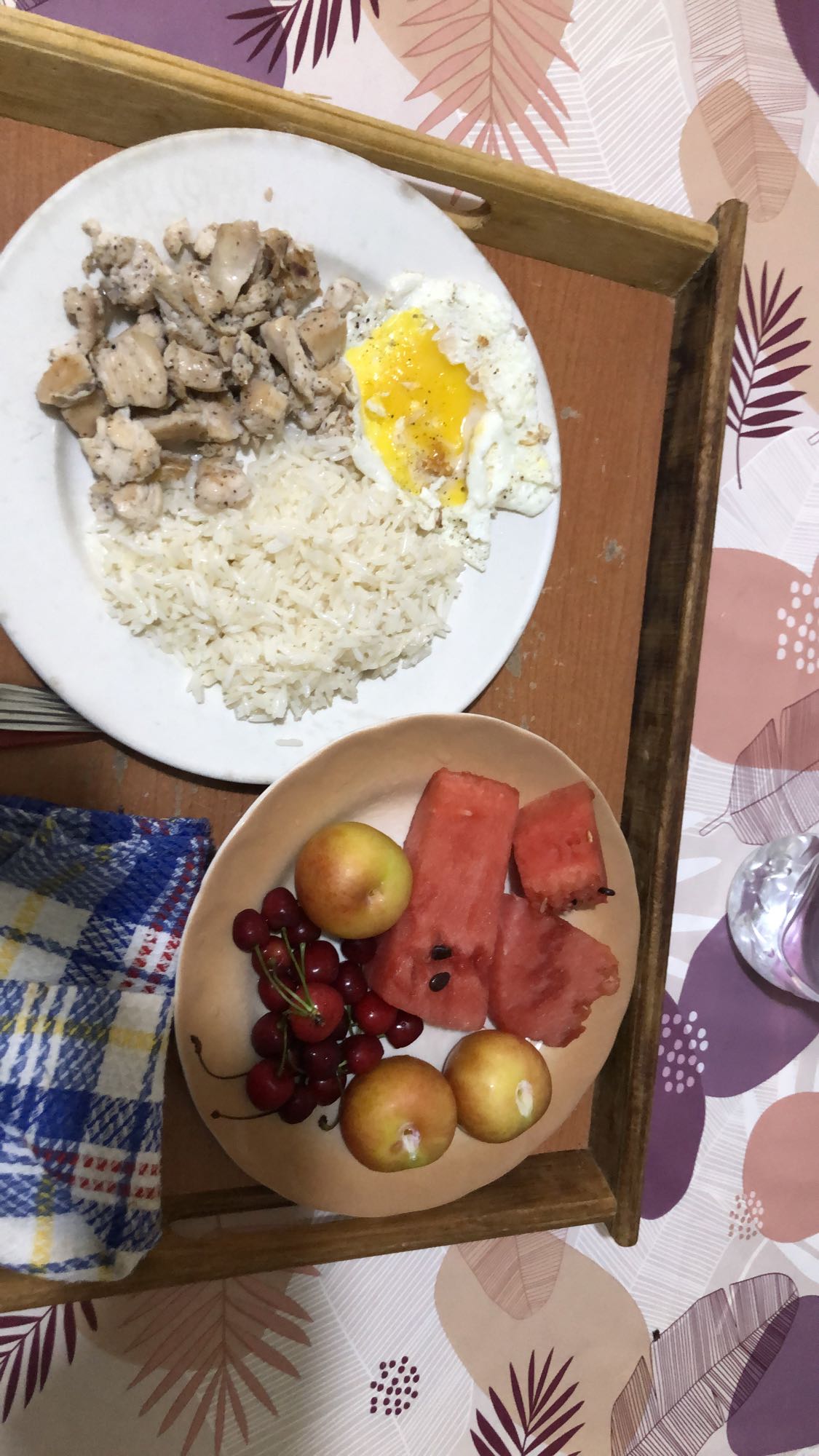 Poulet, riz et fruits
