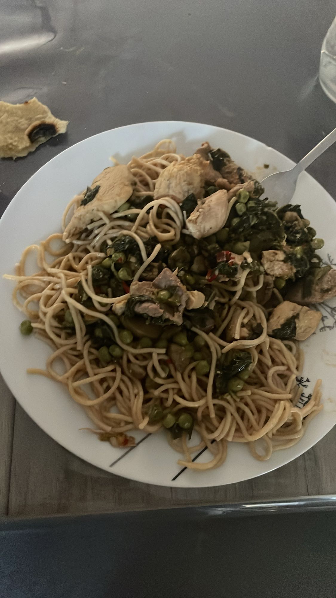 Spaghetti complète au poulet et canard avec légumes