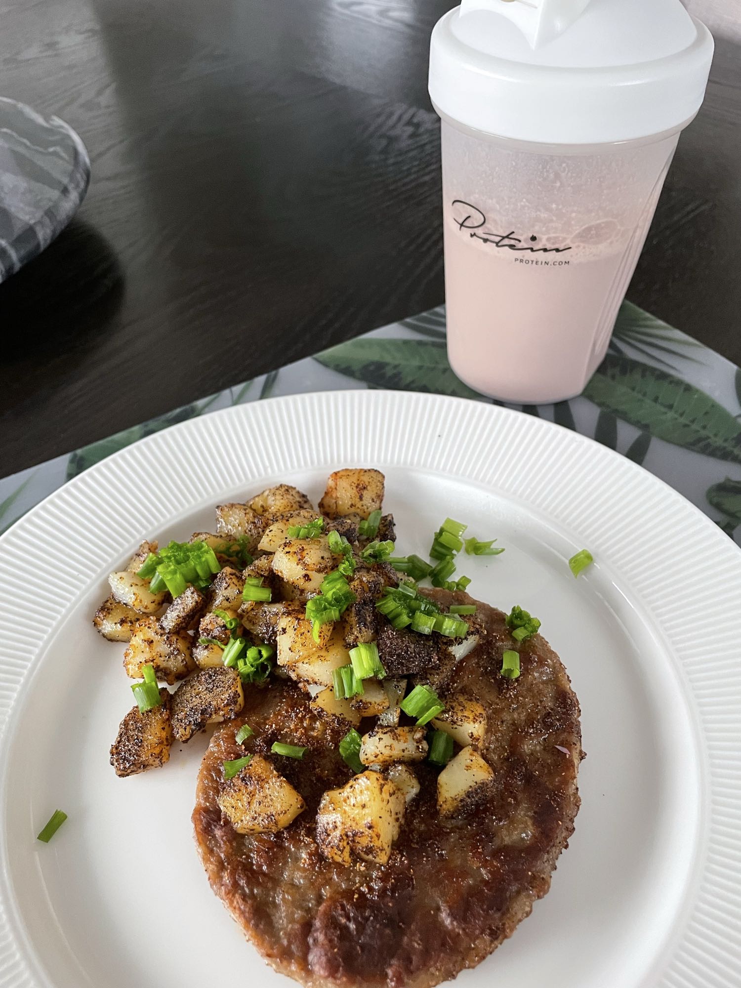 Köttfärsbiff med potatis & proteinshake