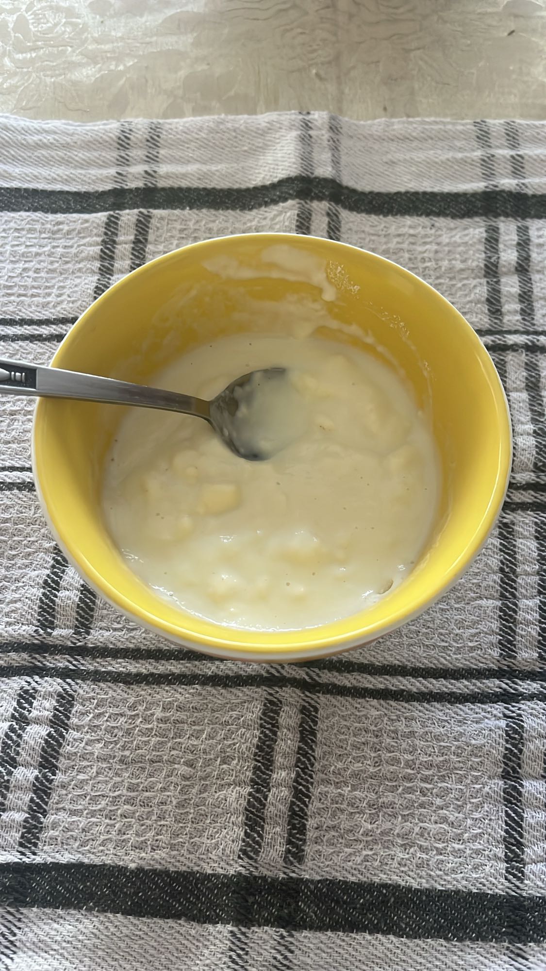 yogurt with banana