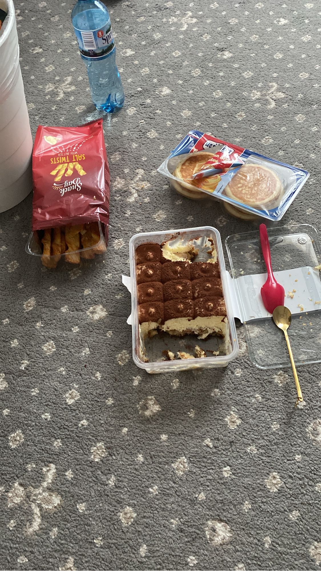 Gustare dulce cu snacksuri