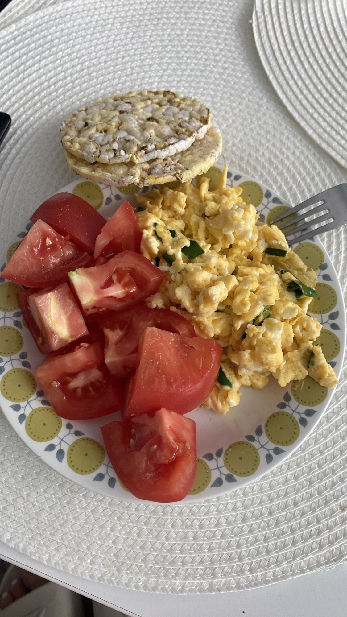 Jajecznica z pomidorem