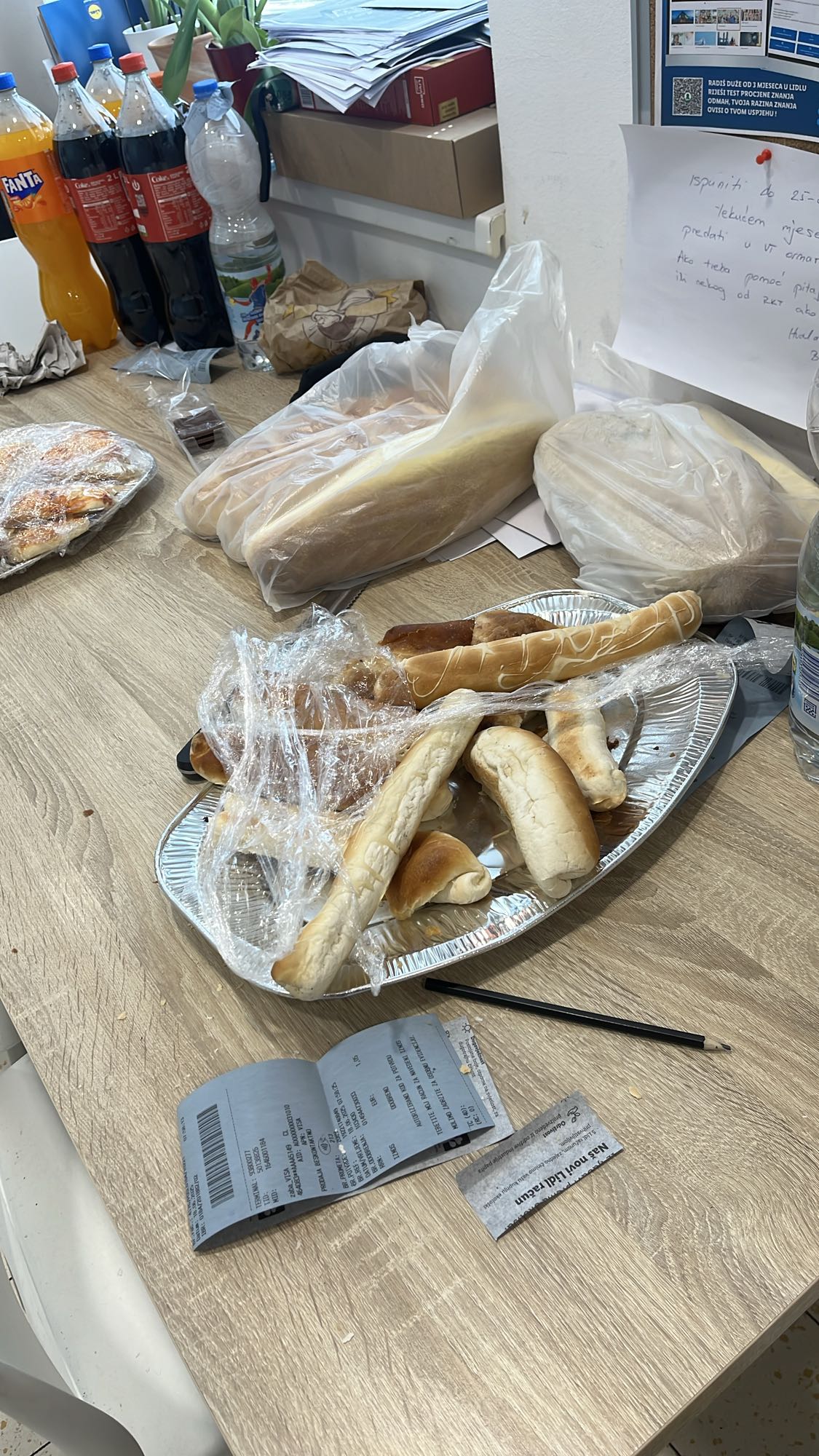 Sendviči i gazirani sokovi