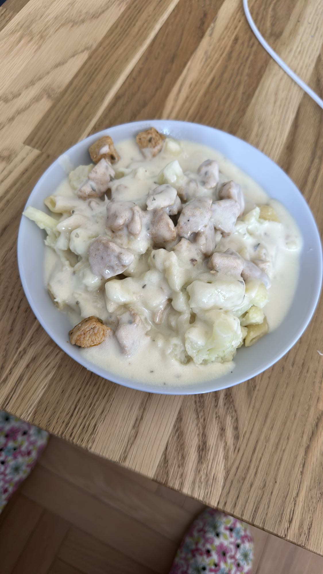 Kurczak z kalafiorem w sosie