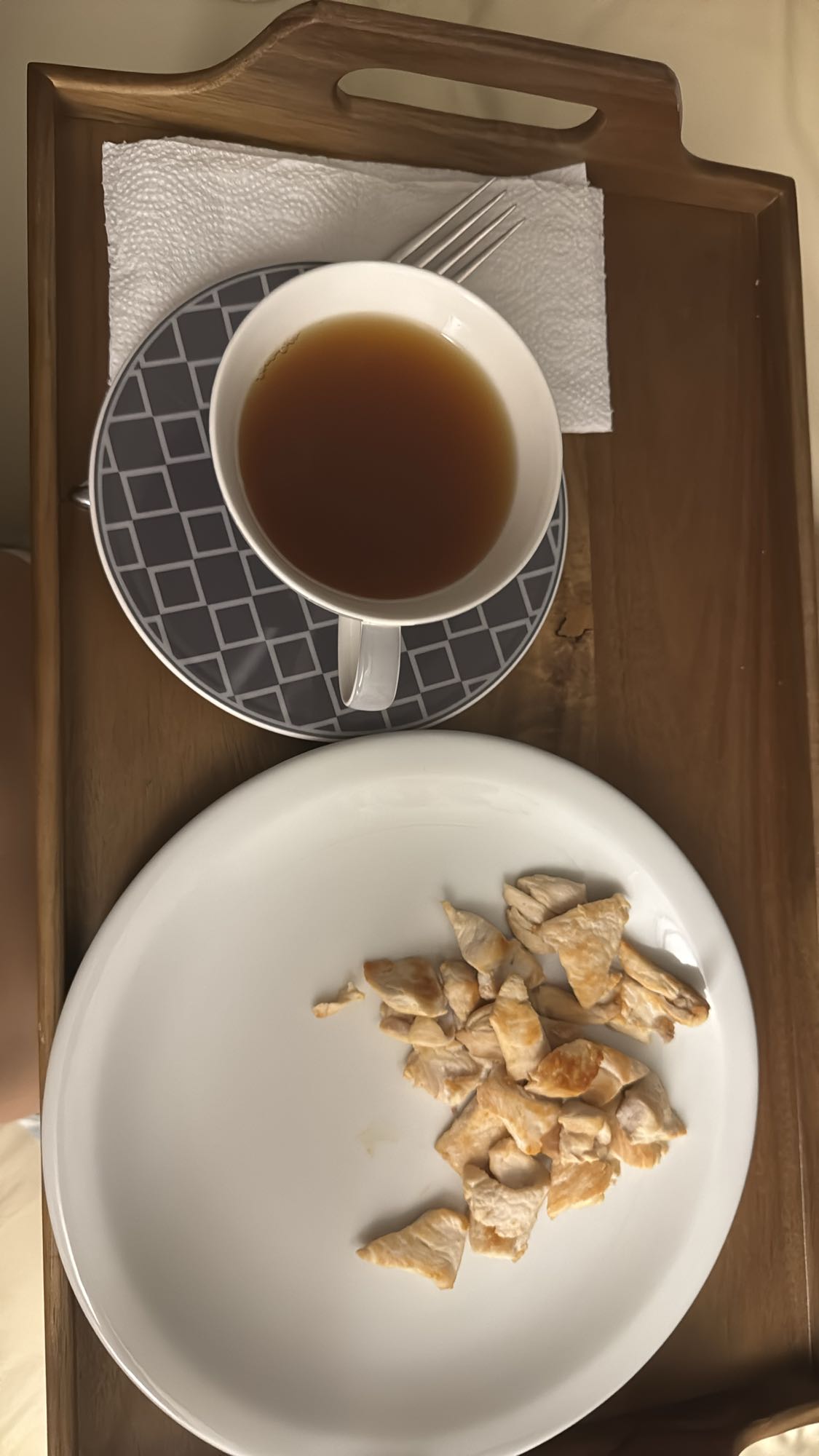 Pollo con té y barra de cereal