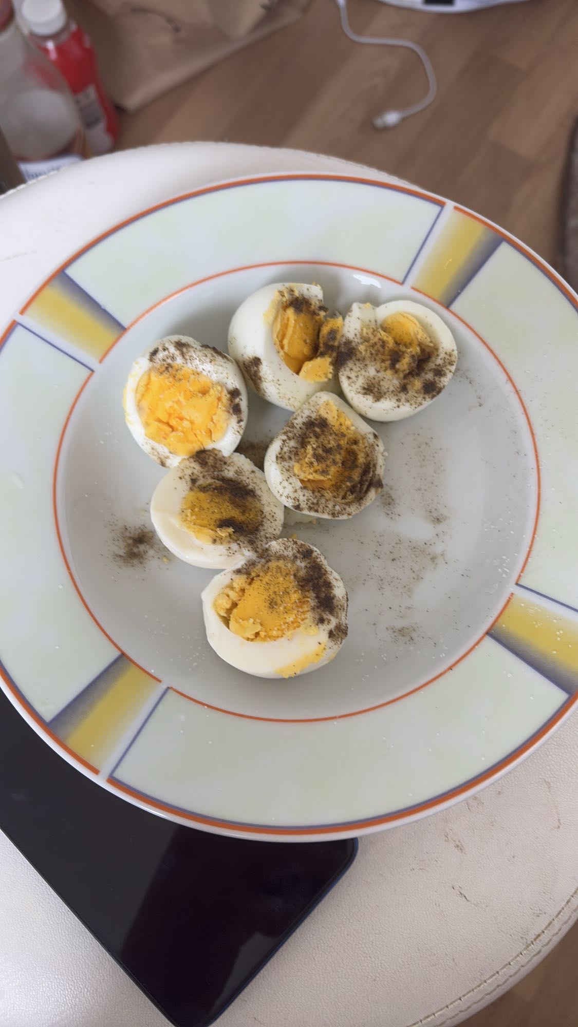 تخم مرغ آبپز با فلفل