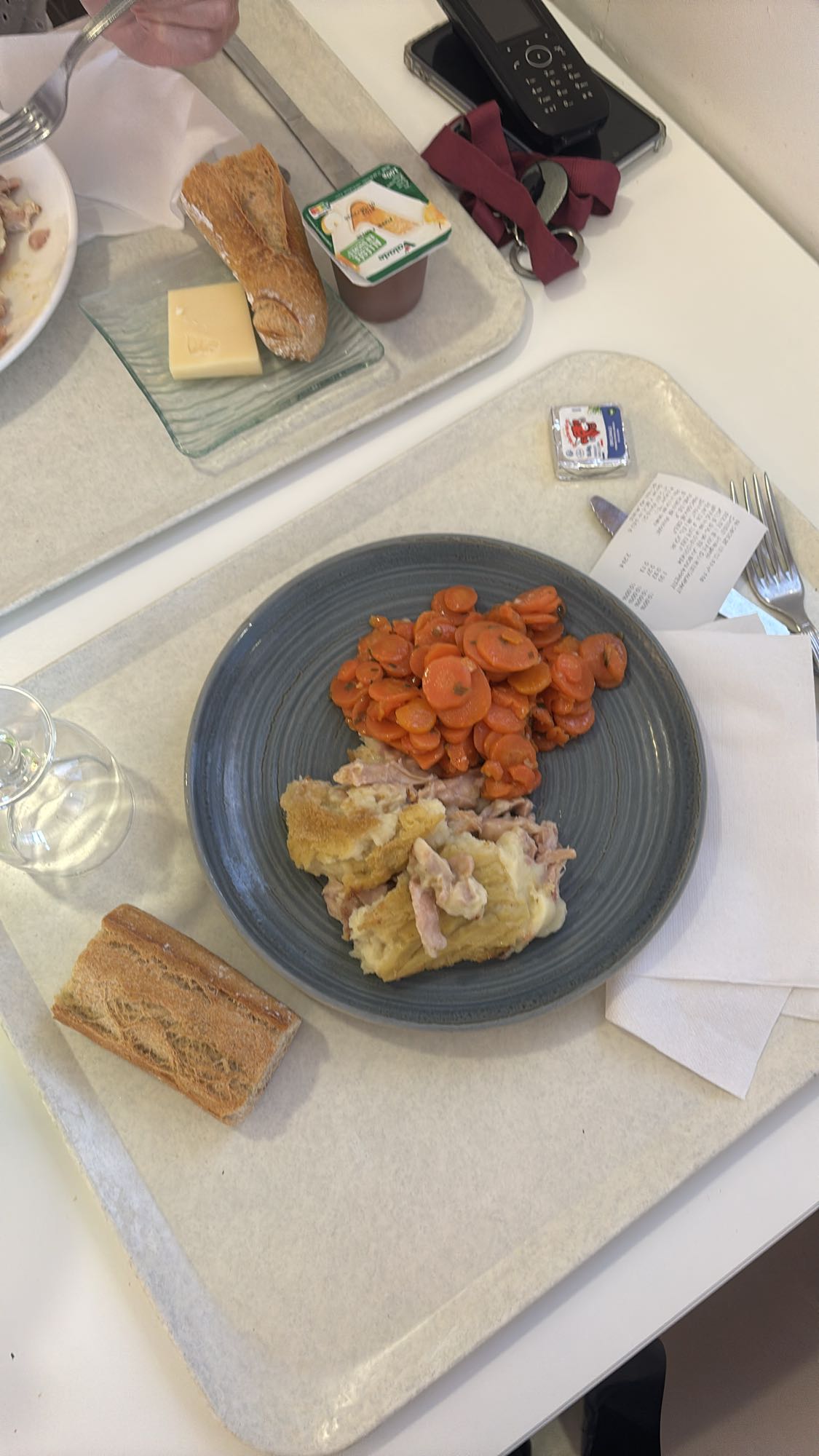 Gratin, carottes, pain