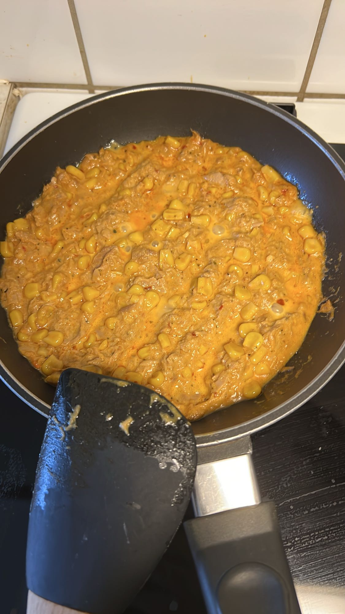 Krämig tonfiskgryta med majs