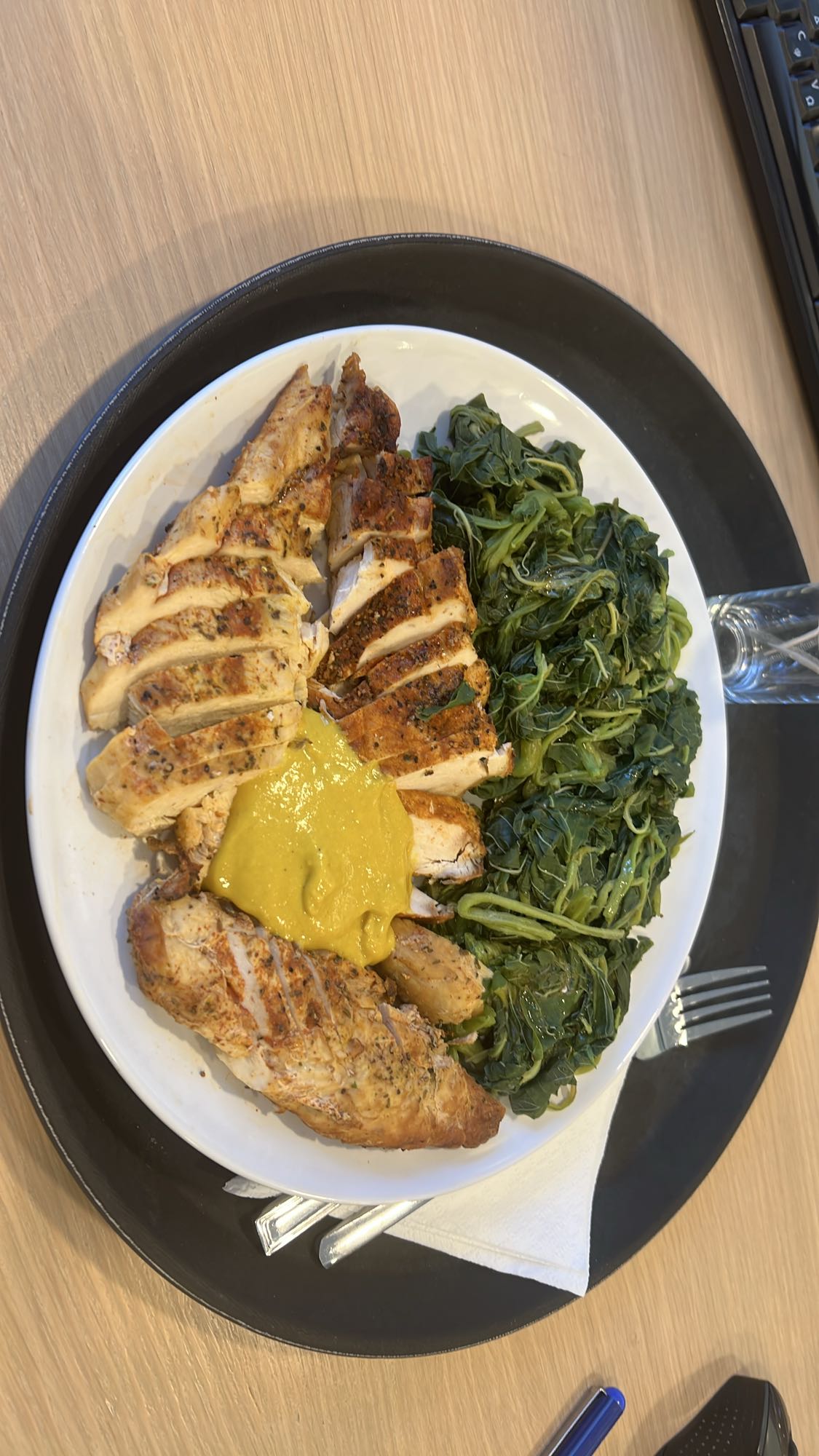 Κοτόπουλο με σπανάκι