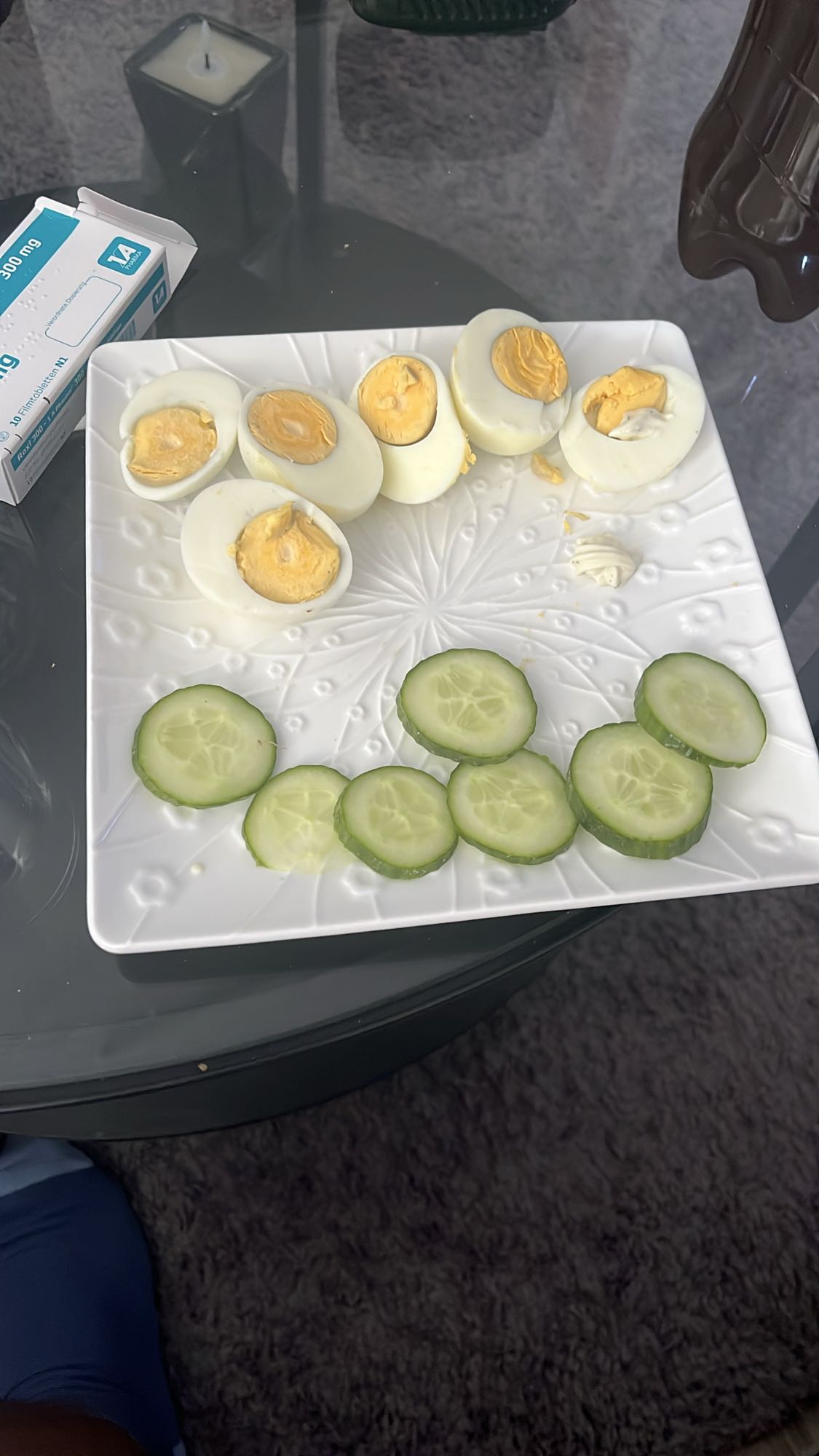 Gekookte eieren en komkommer