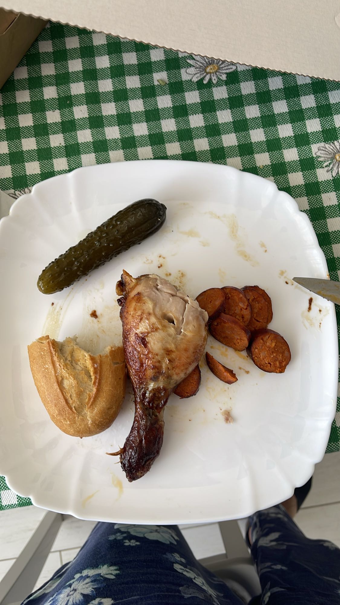 Pui cu cârnat și pâine