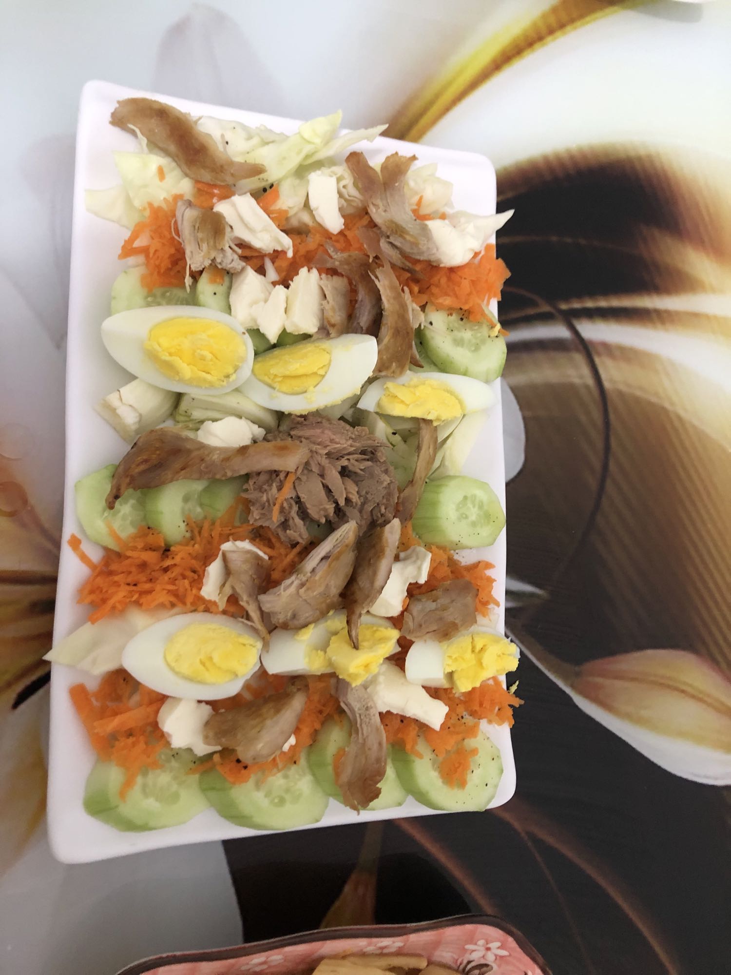 Salade aux œufs et poulet