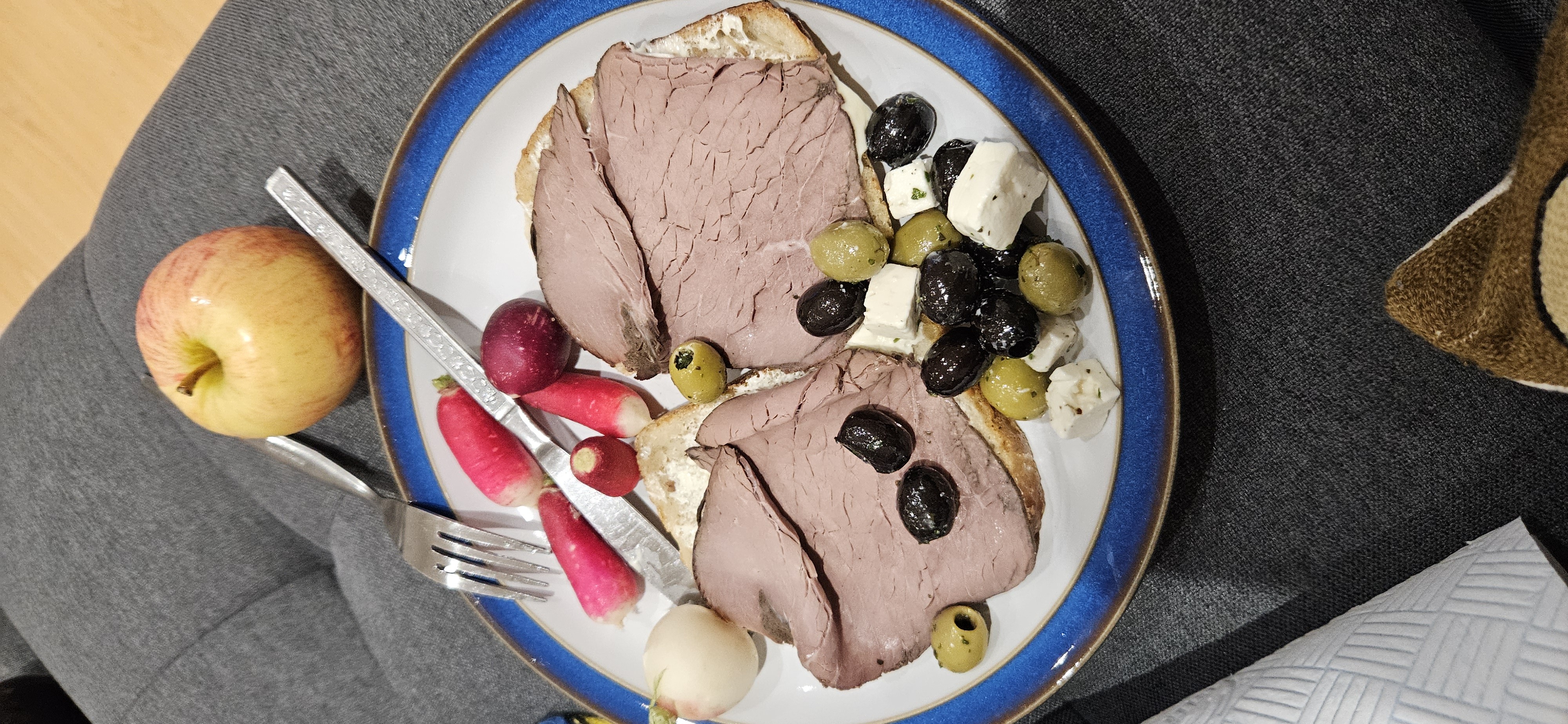 Roast beef toast plate