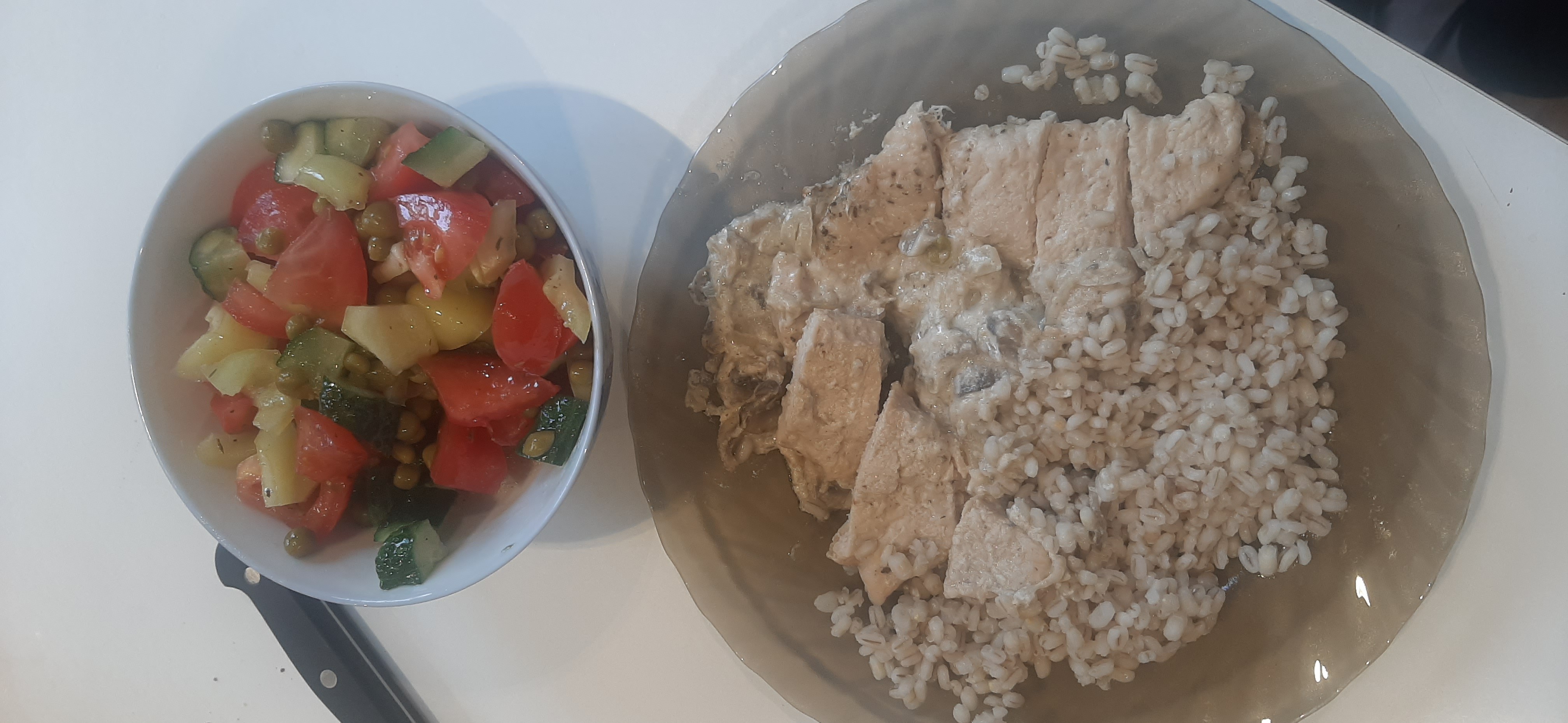 Chicken with barley & salad