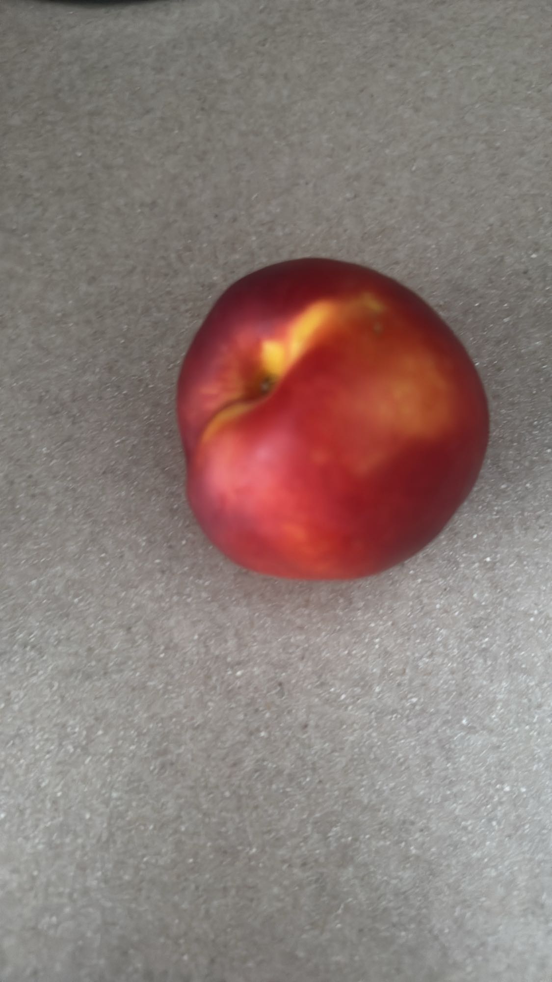 Nectarina proaspătă