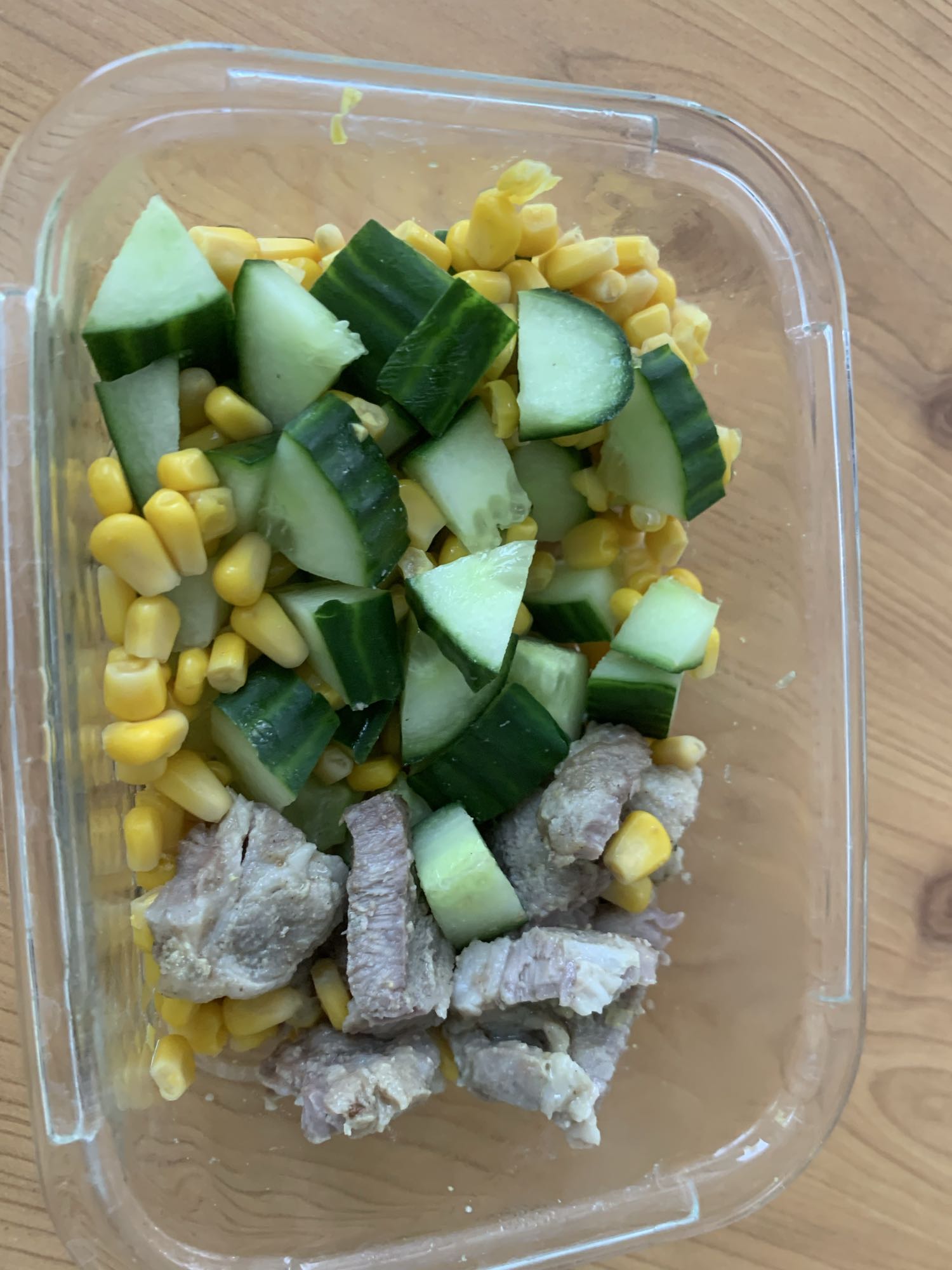 Salade boeuf maïs concombre