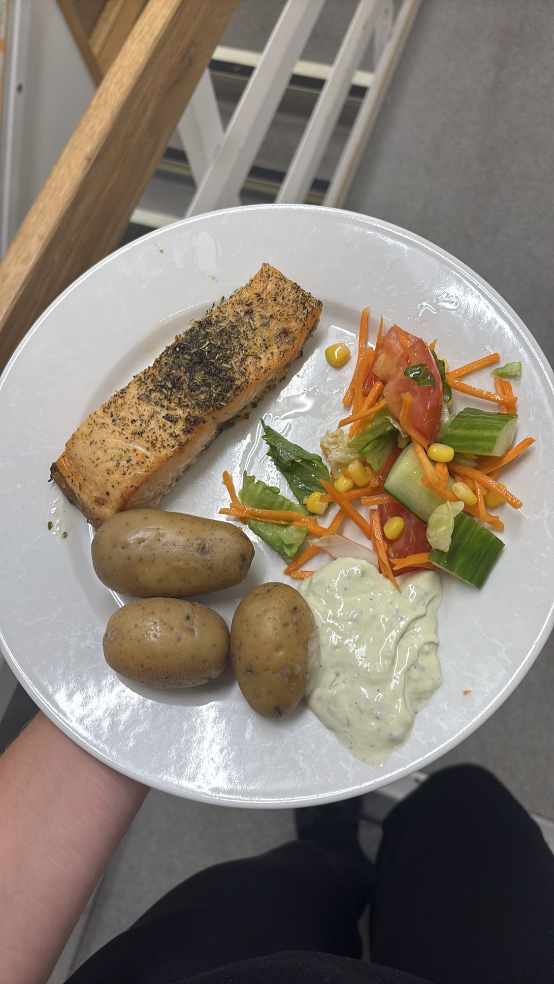 Lax med potatis och sallad