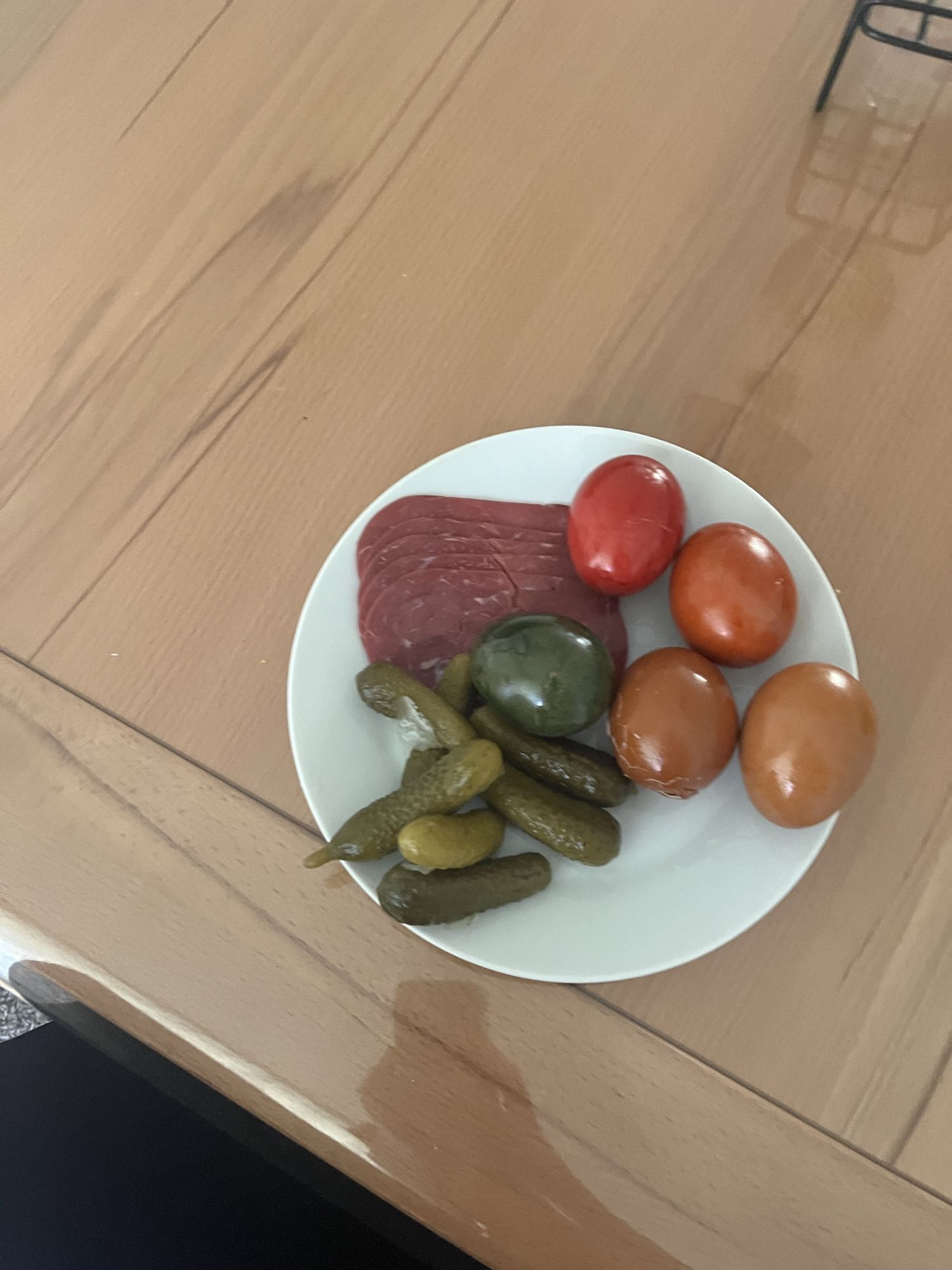 Rindfleisch, Tomaten & Essiggurken