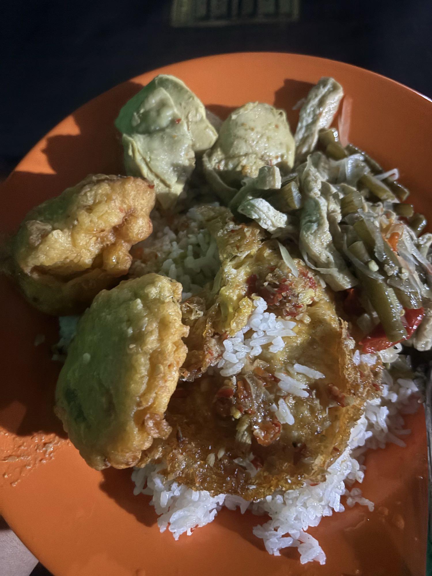 Nasi lauk campur sederhana