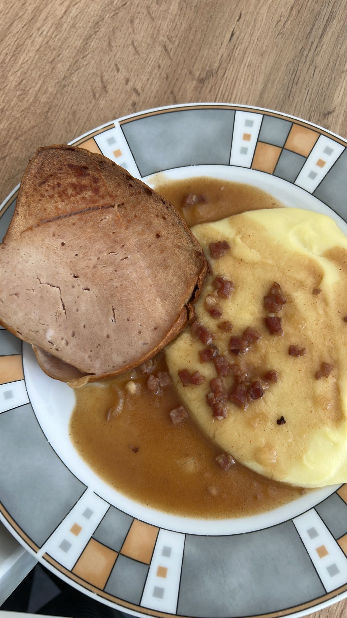 Mashed potatoes & meat