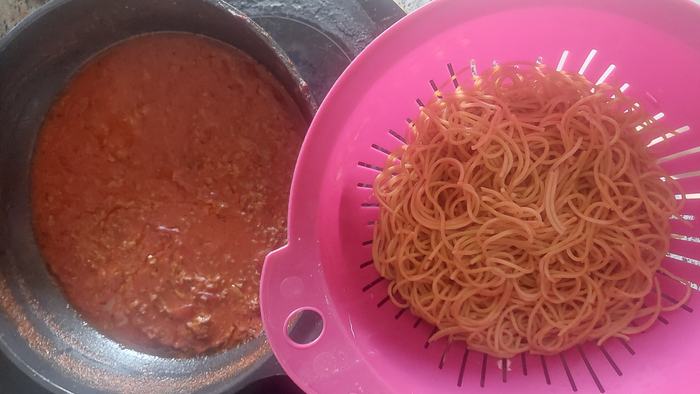 Spaghetti mit Tomatensauce