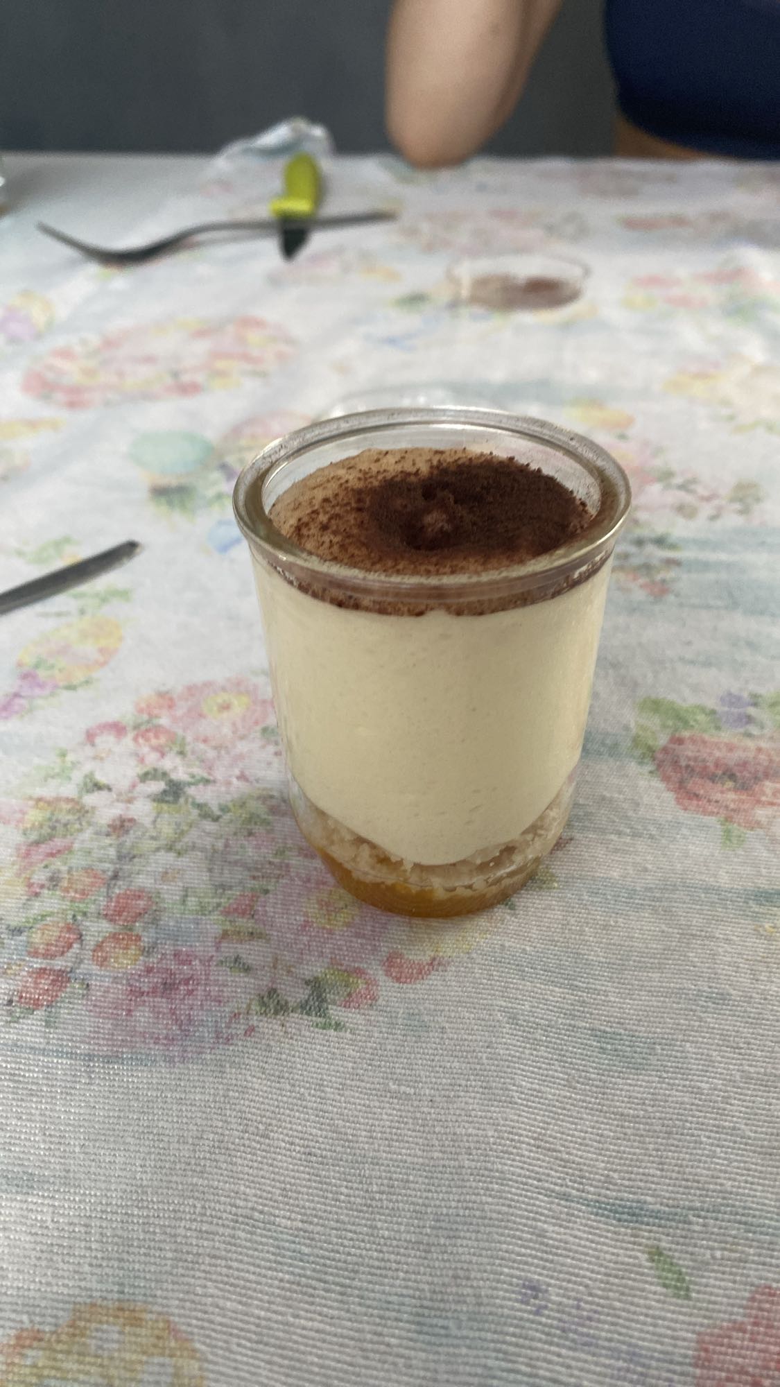 Desert cu cremă și cacao