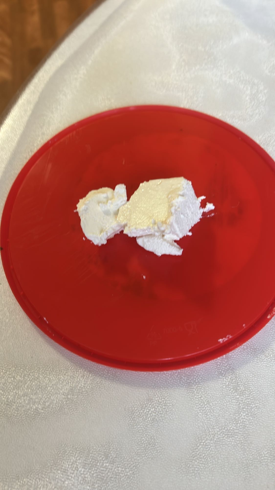 Färskost på tallrik