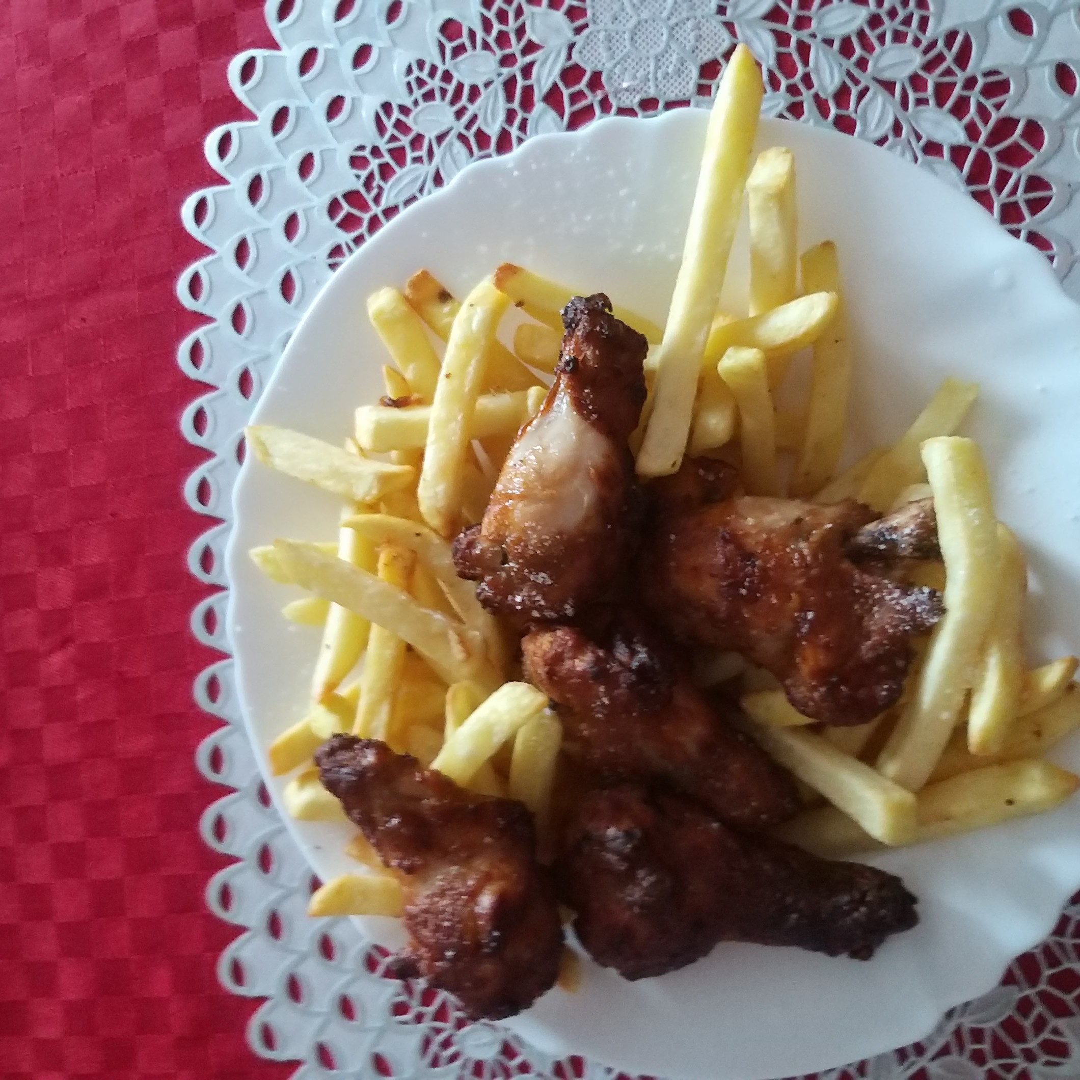 Chicken wings & fries