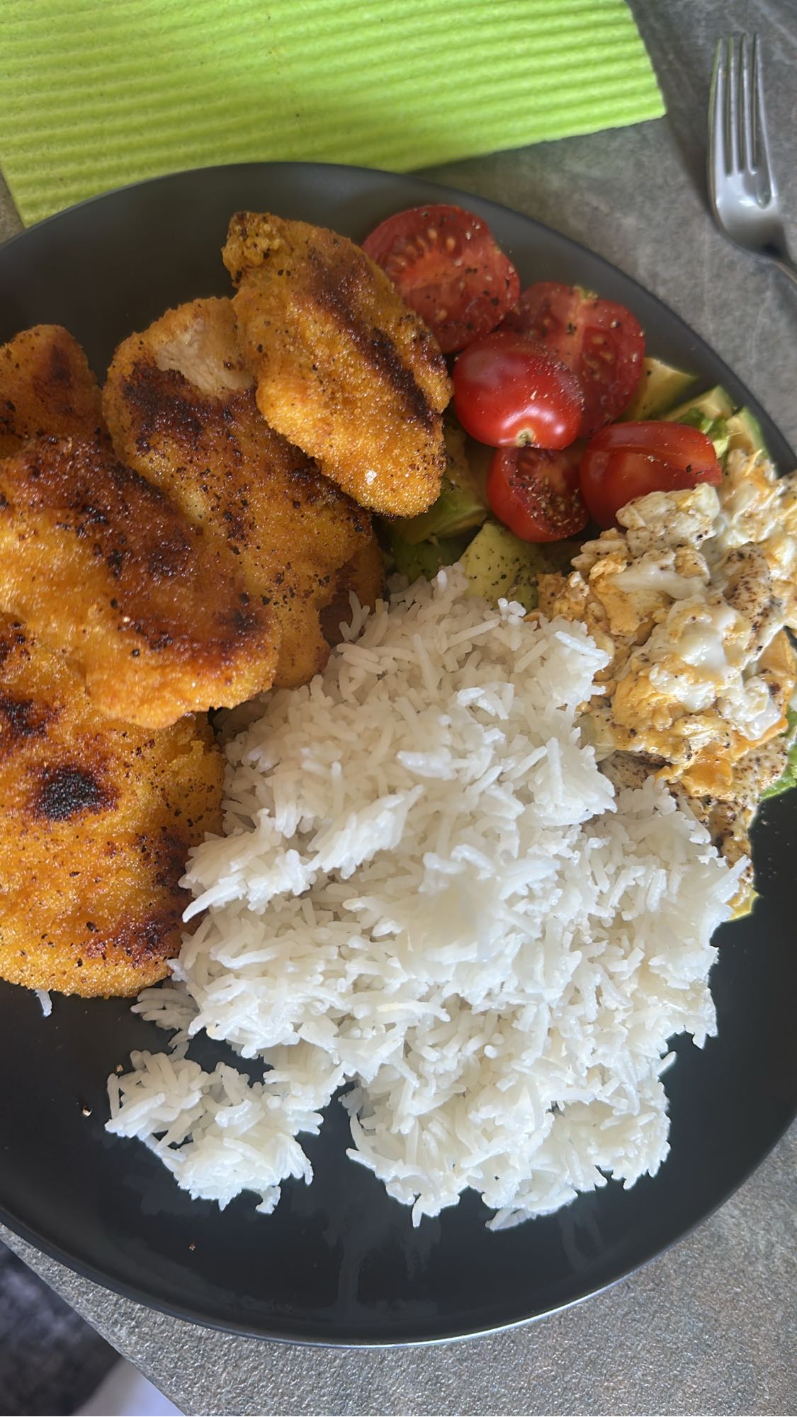 Reis mit Hähnchen & Salat