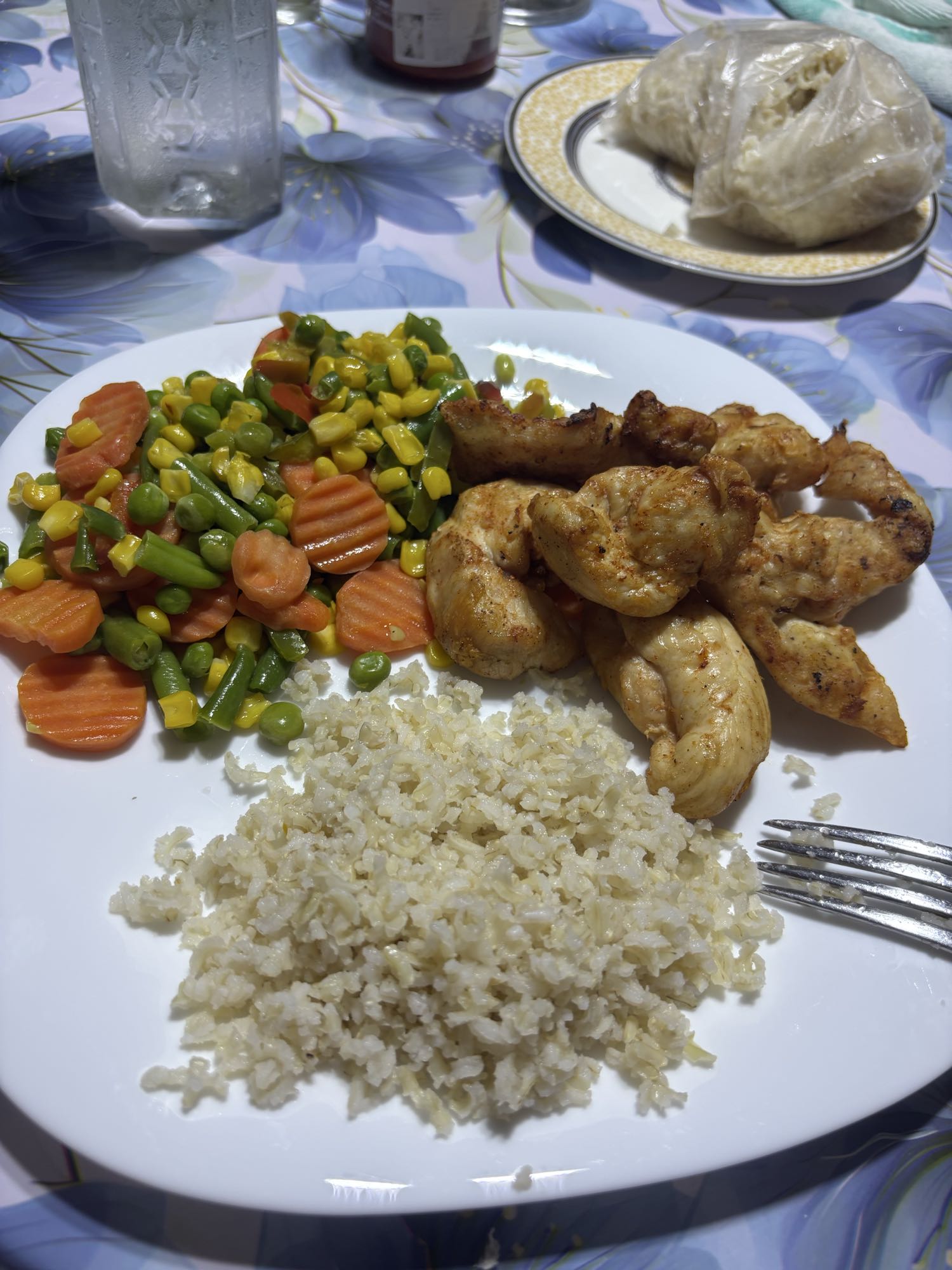 Pui cu orez și legume