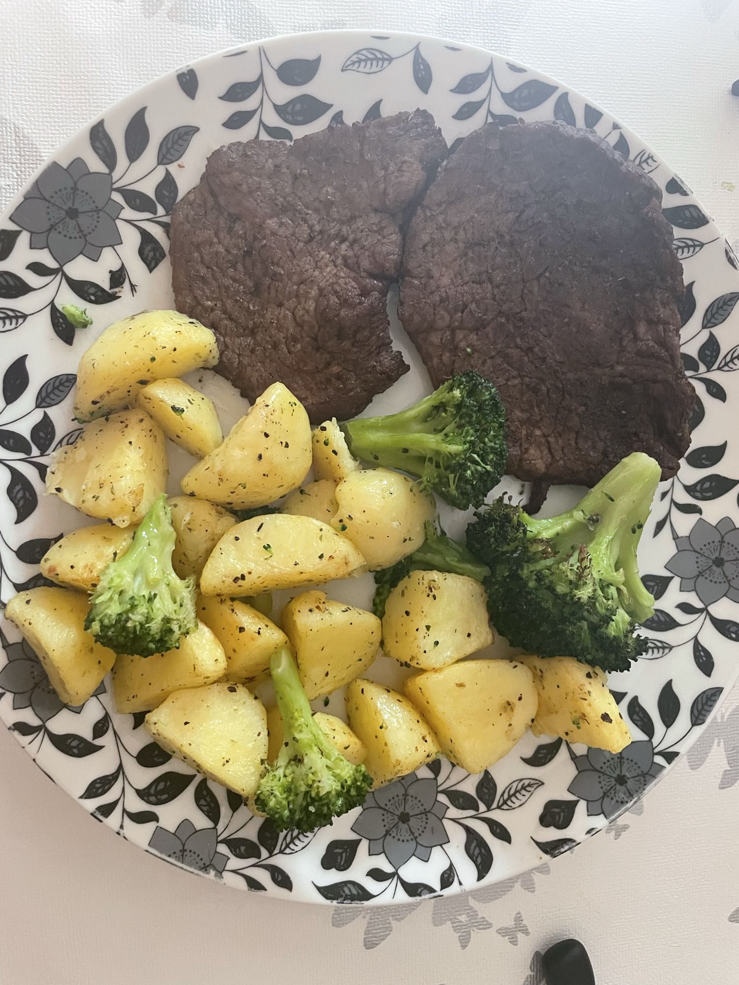 Biefstuk met aardappel en broccoli
