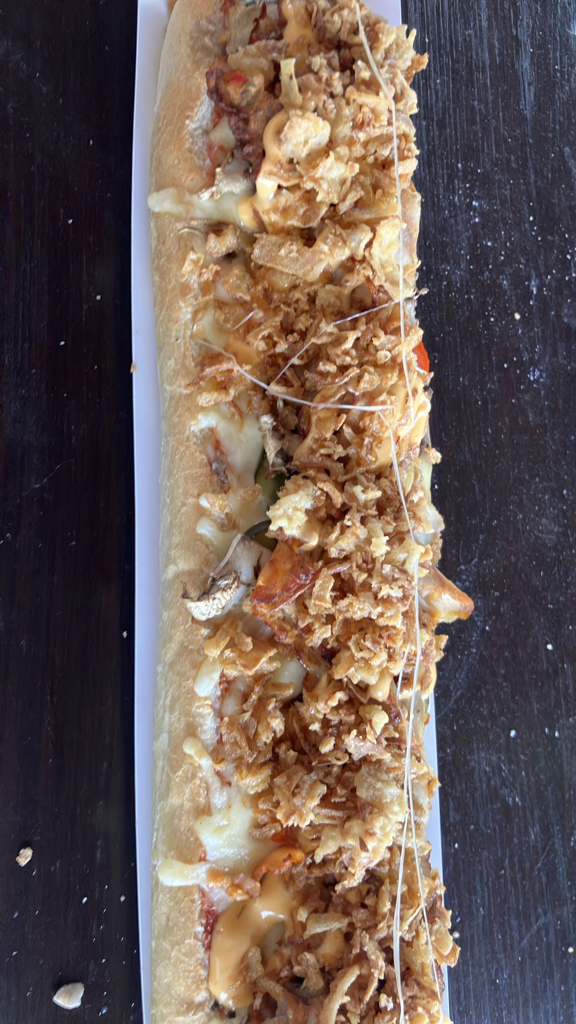 kanapka z kurczakiem i cebulką