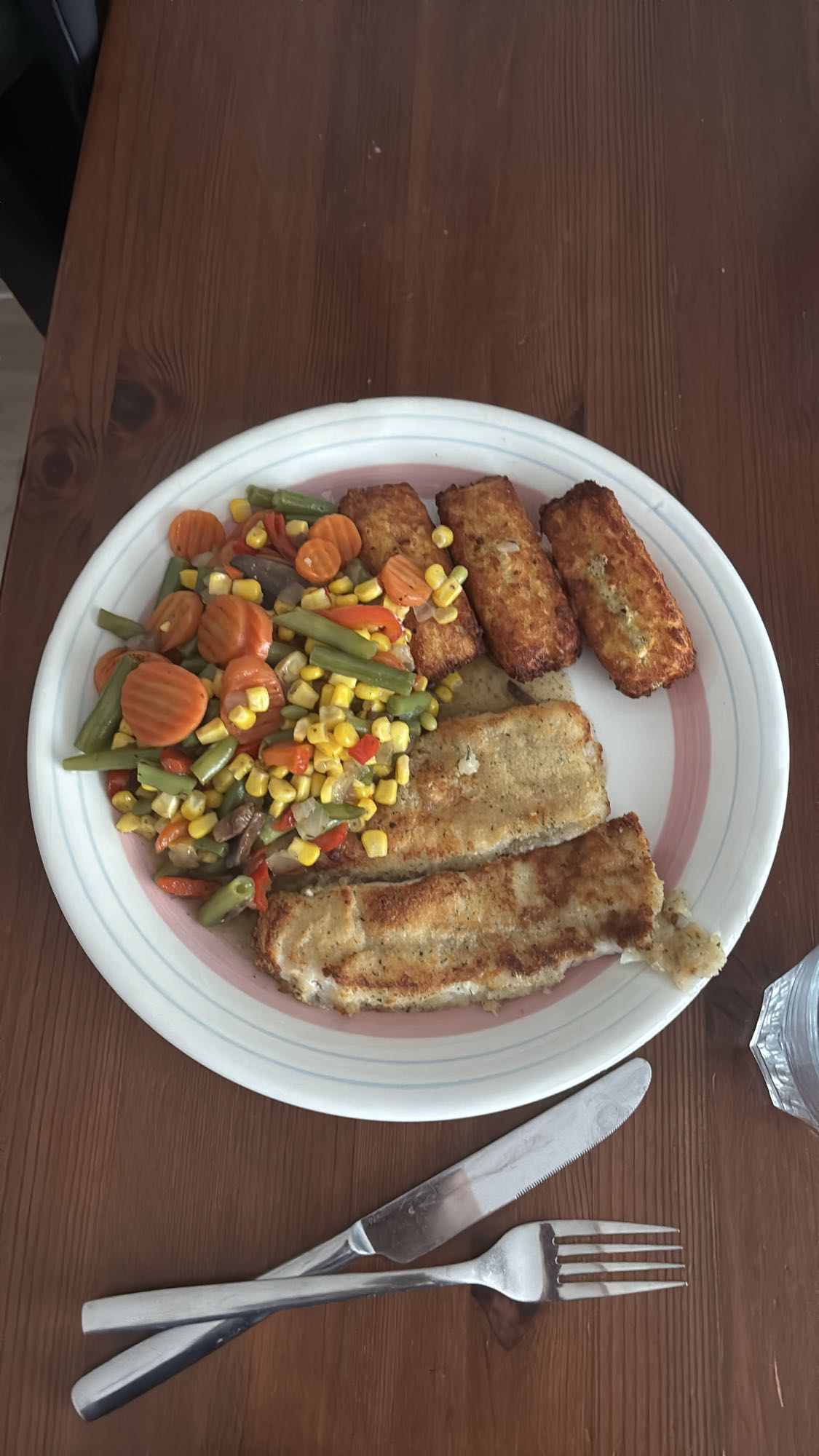 Fischstäbchen mit Gemüse