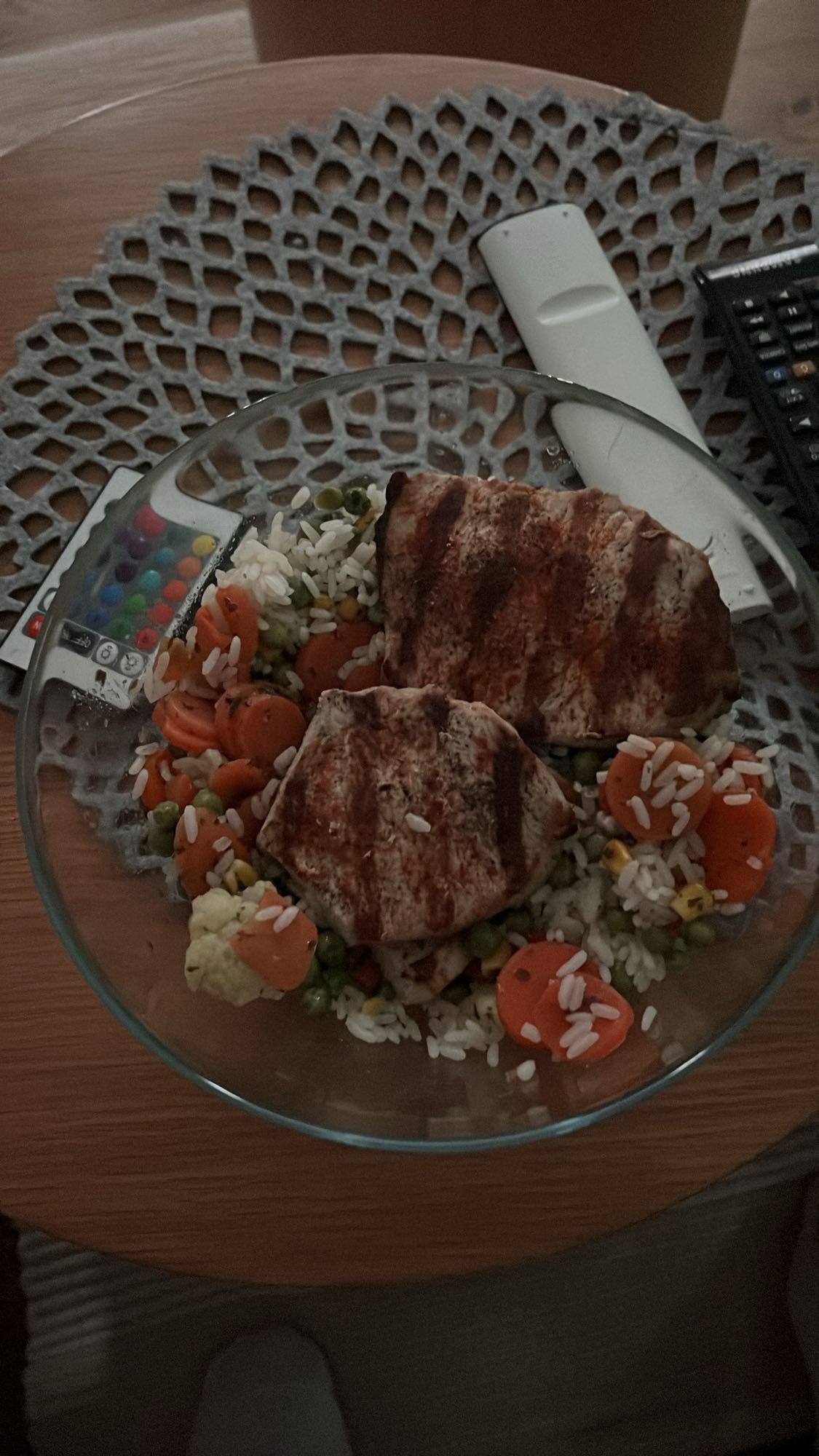 Grillowana wieprzowina z ryżem i warzywami