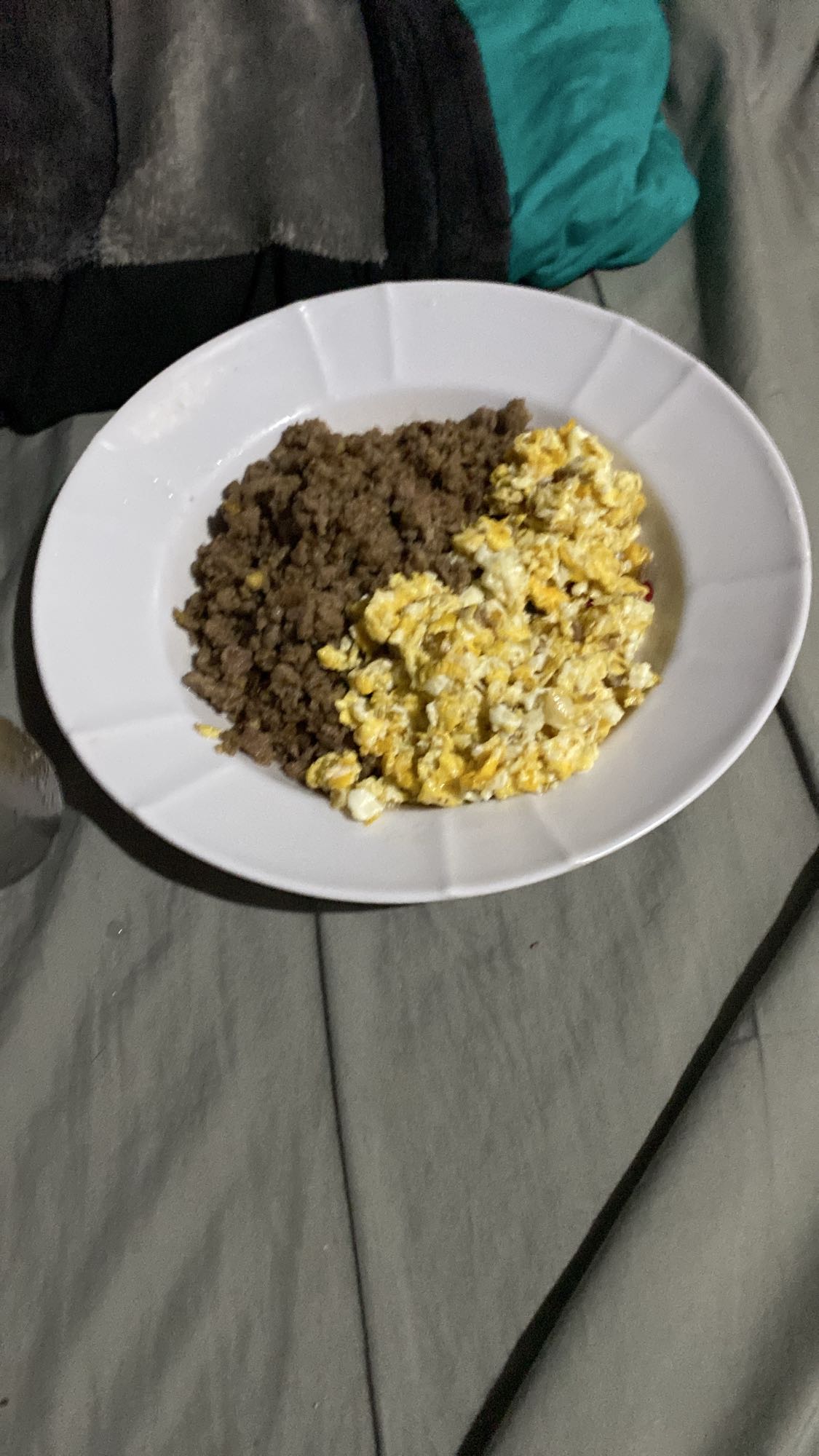 carne molida con huevo