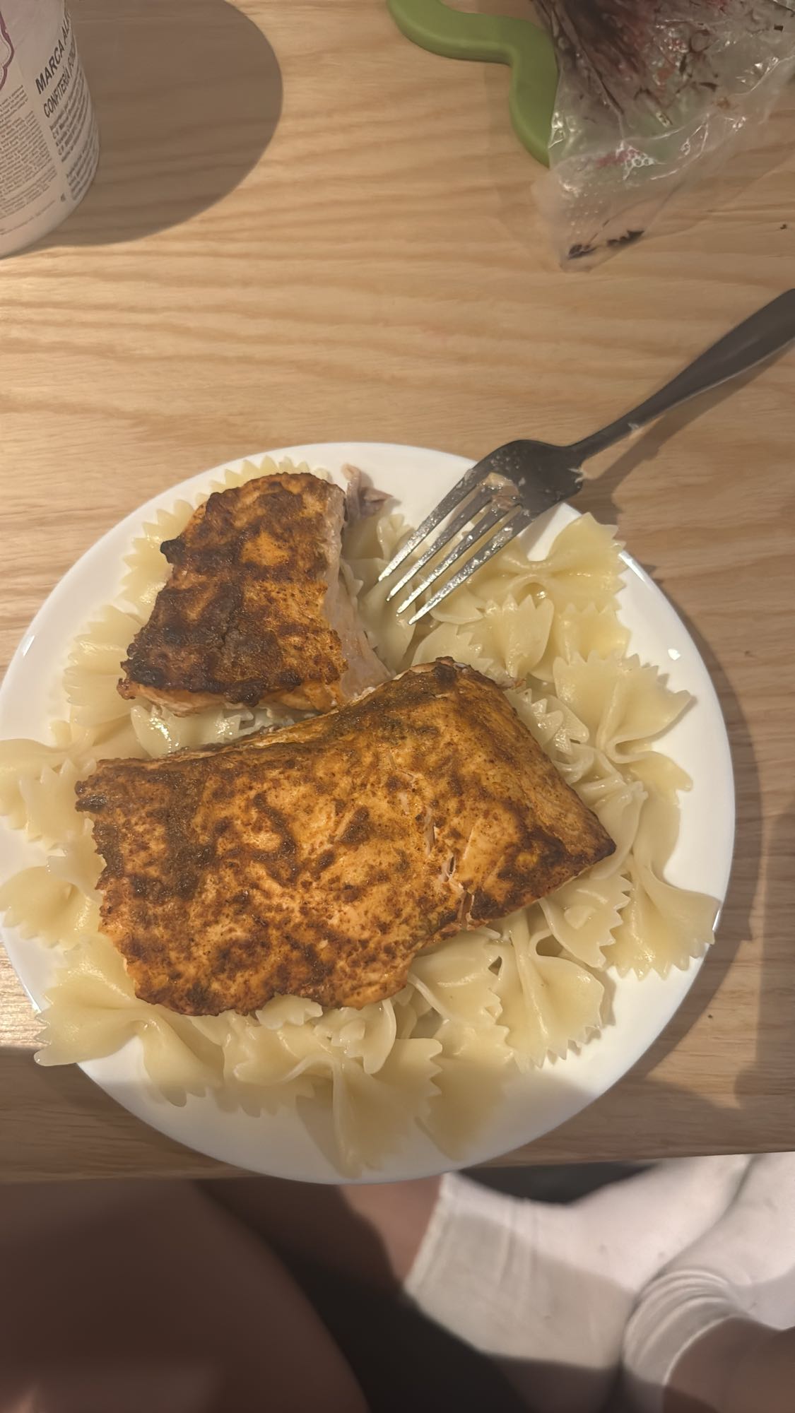 лосось с пастой