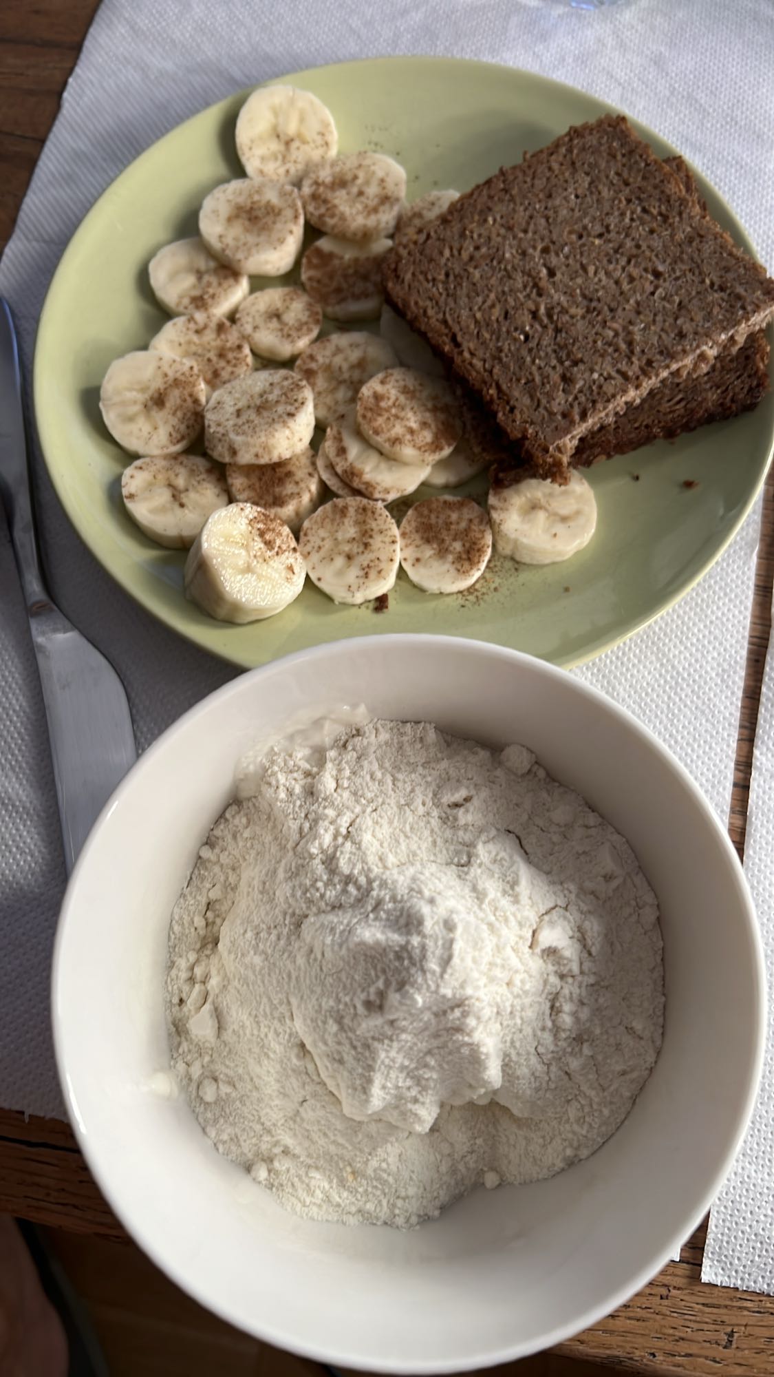 Μπανάνα και ψωμί με αλεύρι
