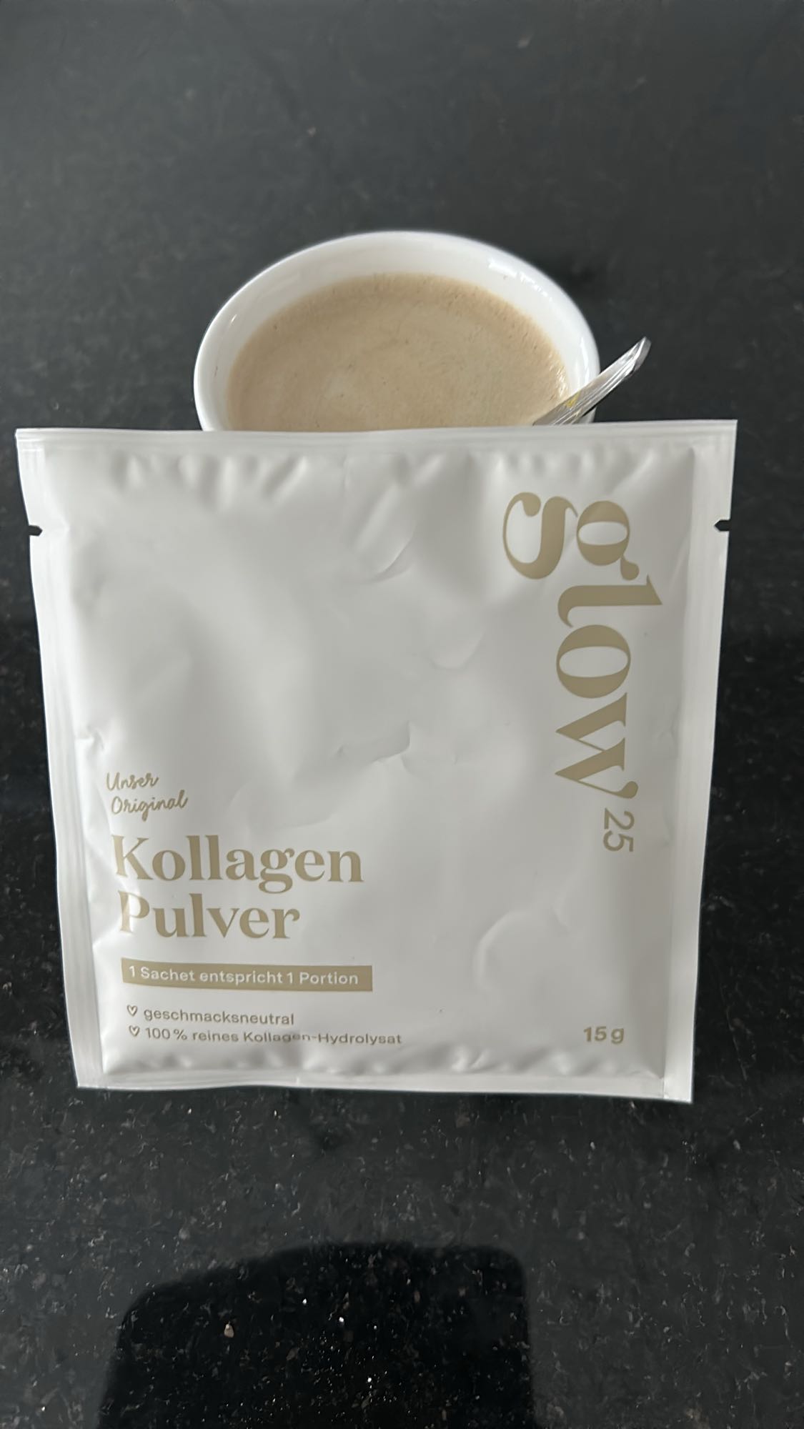 Kaffee mit Kollagenpulver