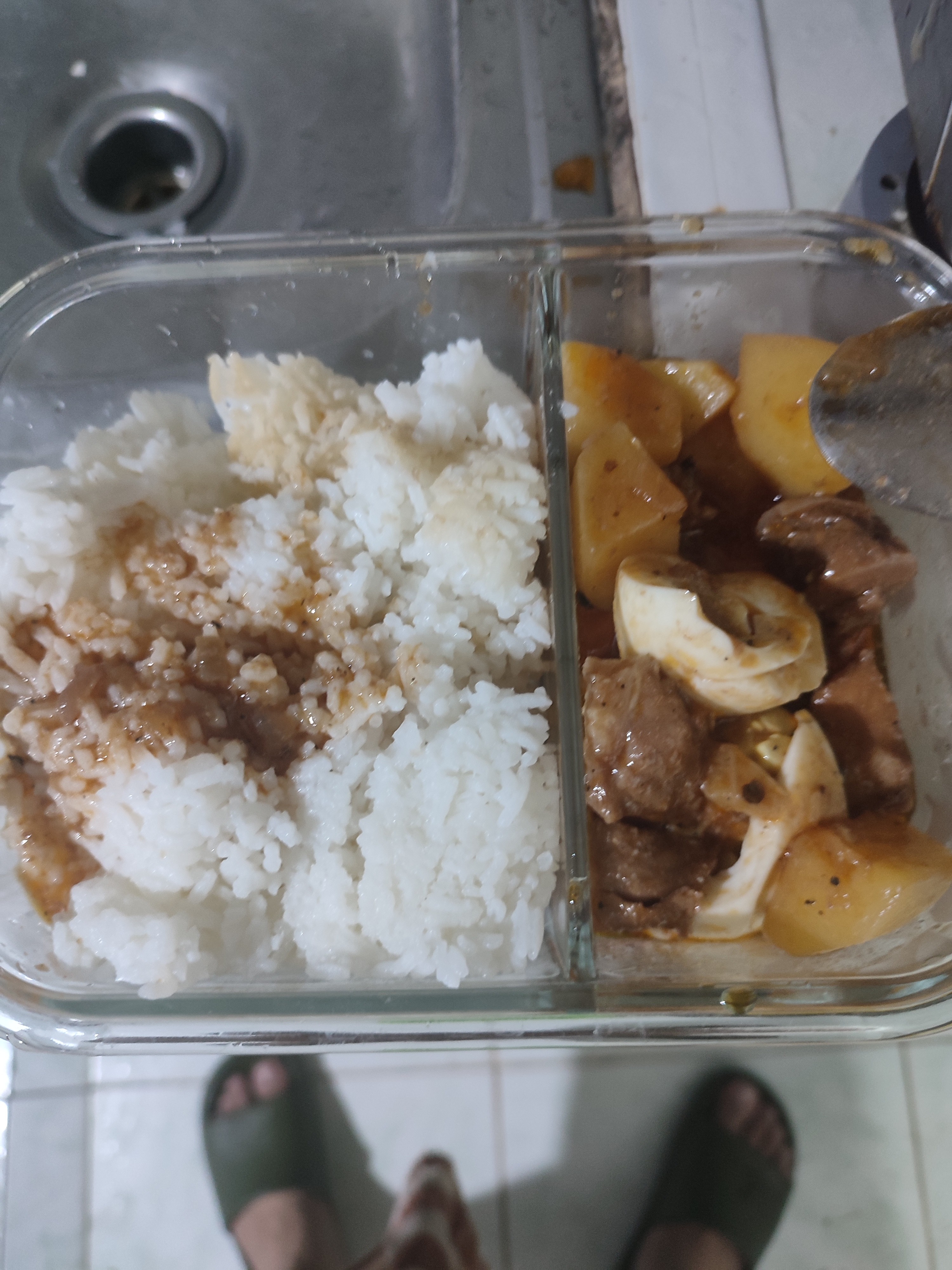 Rice with beef stew and egg